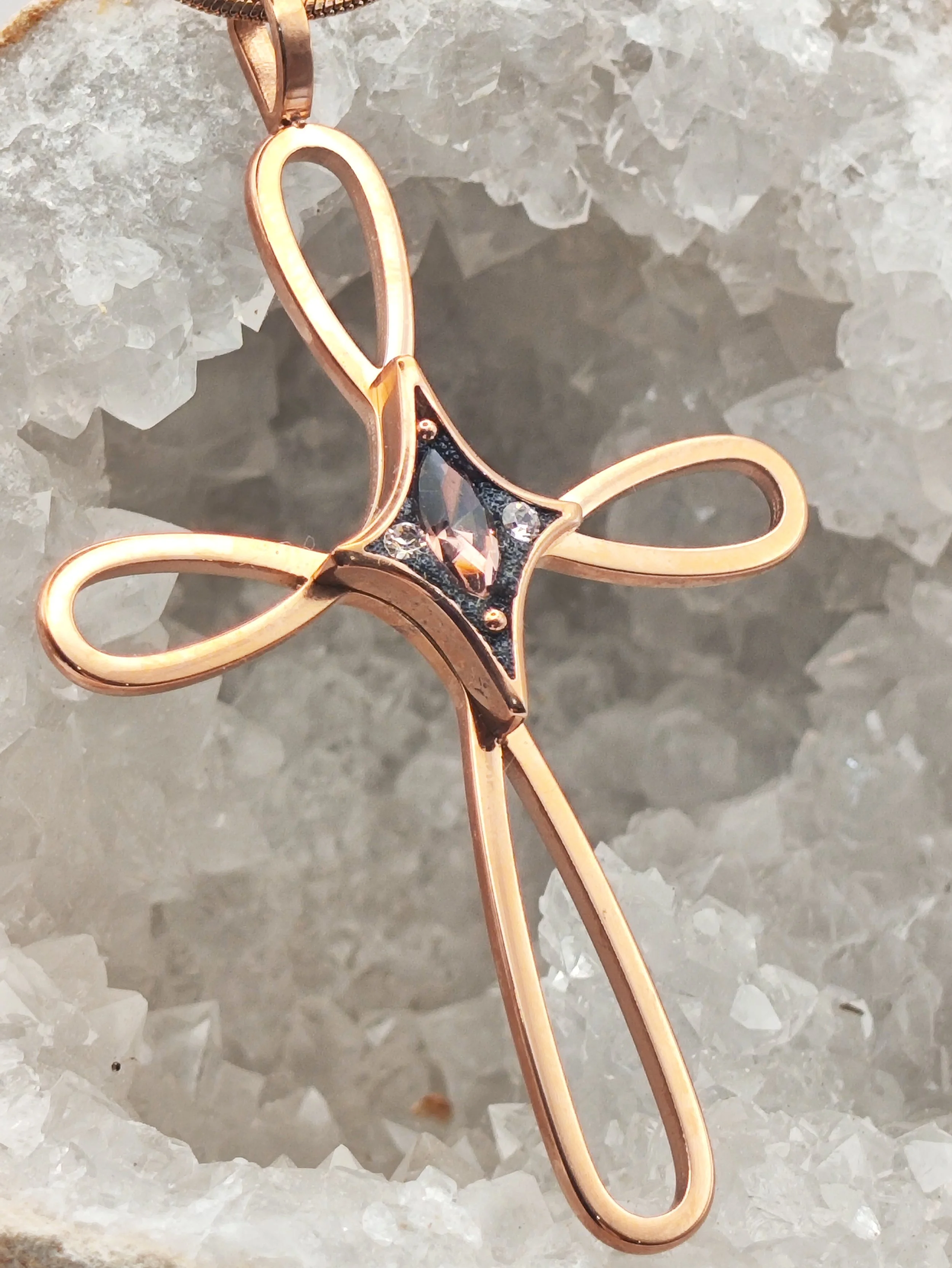 Croix pendentif avec etoile de protection