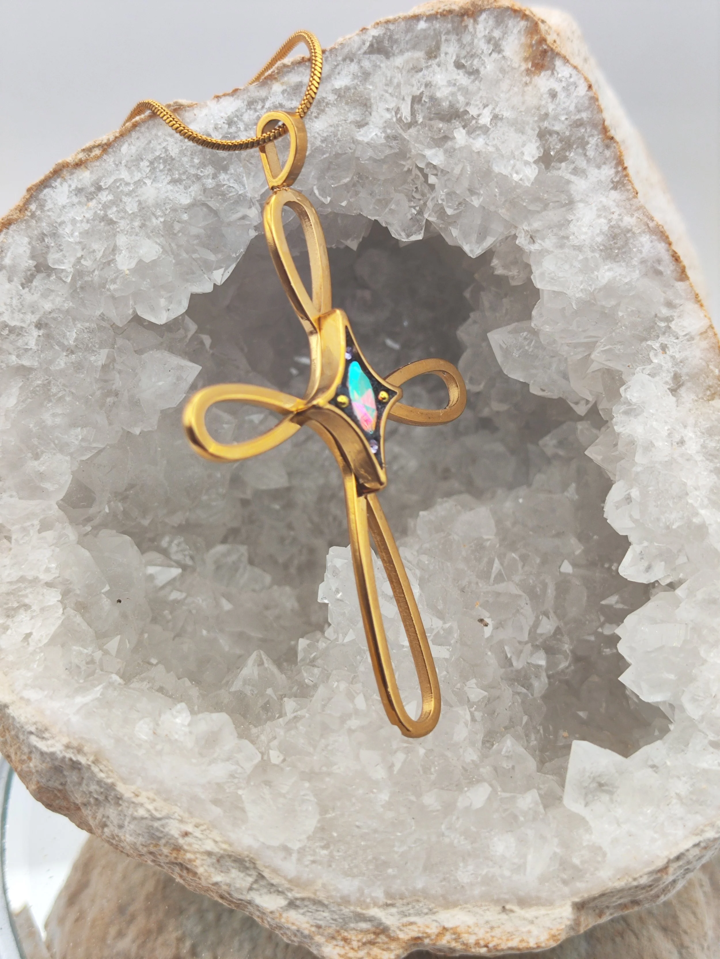 Croix pendentif avec etoile de protection