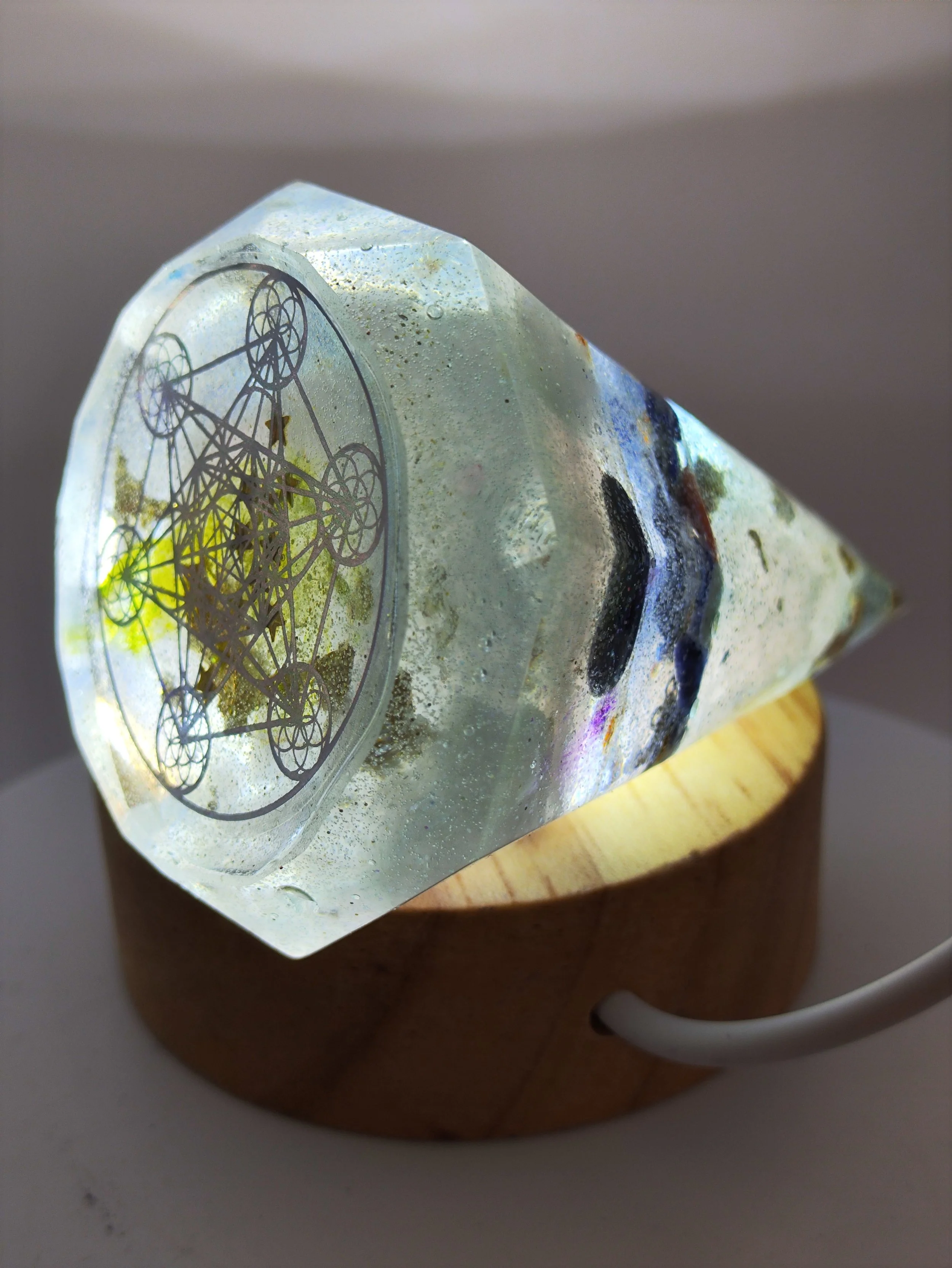 Cône spirale orgonite  diffuse energie yin yang