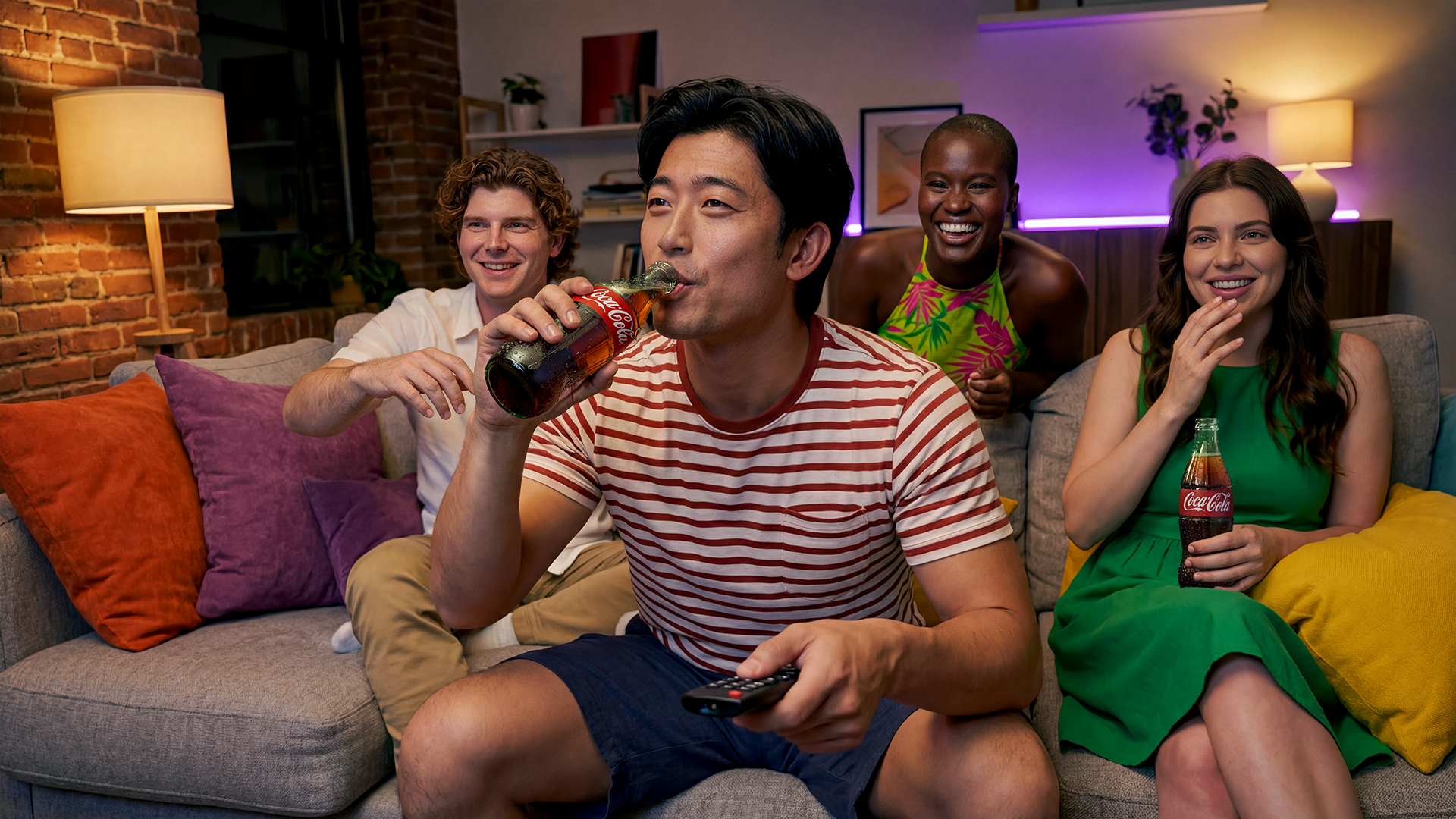 CocaCola_Uplift_TvViewing_8000px_v2c.png