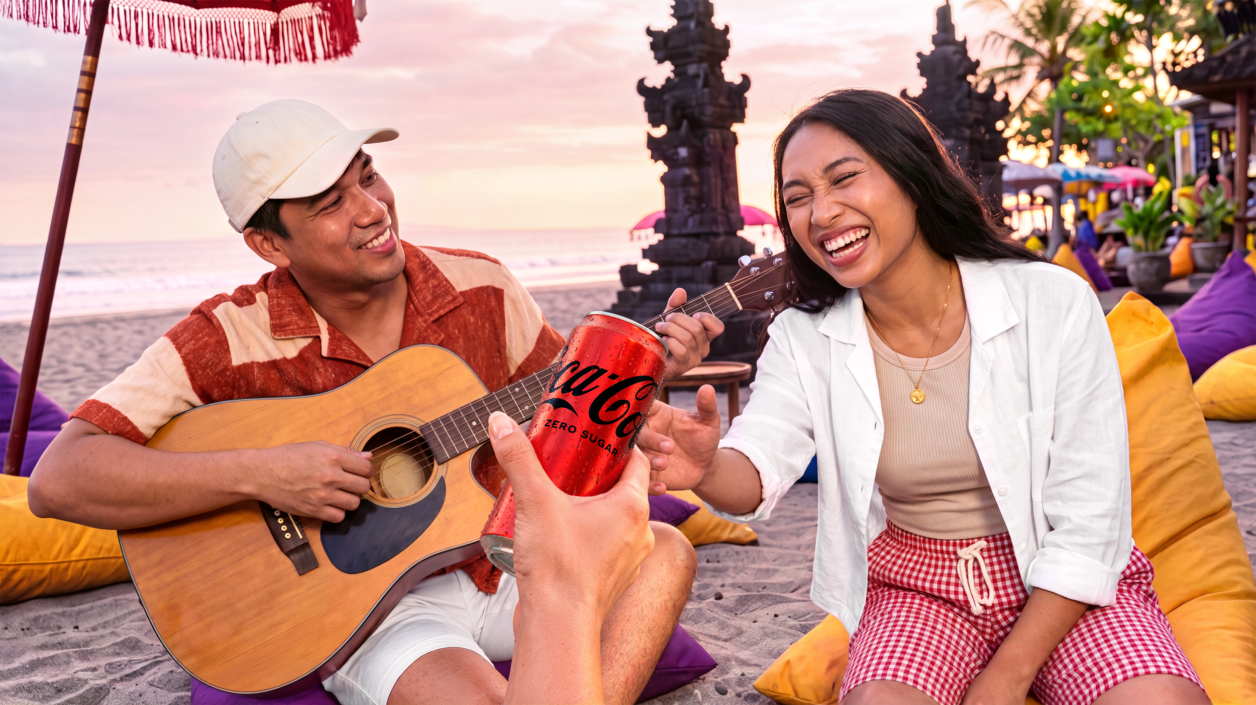 Global_Indonesia_Bali__Pose3_350ML_CAN_Static_16x9_v01d.png