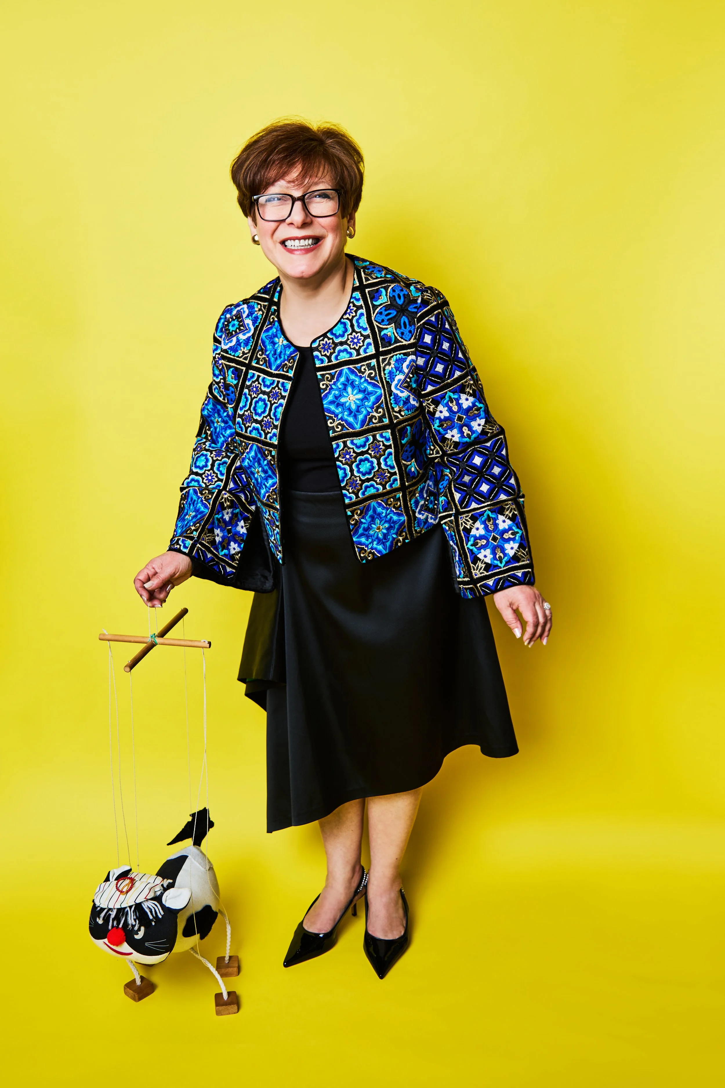 Rabbi Tina and puppet