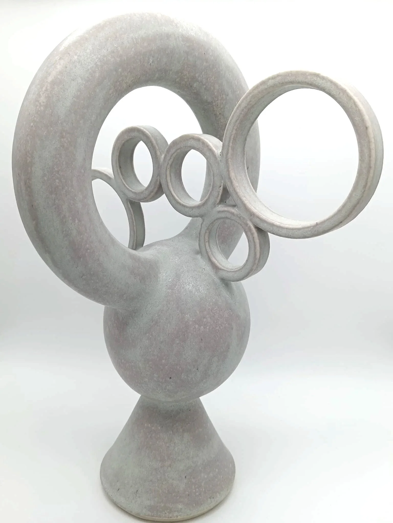 Bouncing / Bounding Through, 2026. White Stoneware. 30 cm