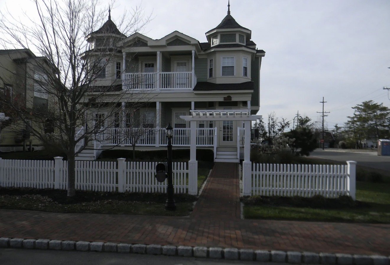 324 Centre Street.jpg