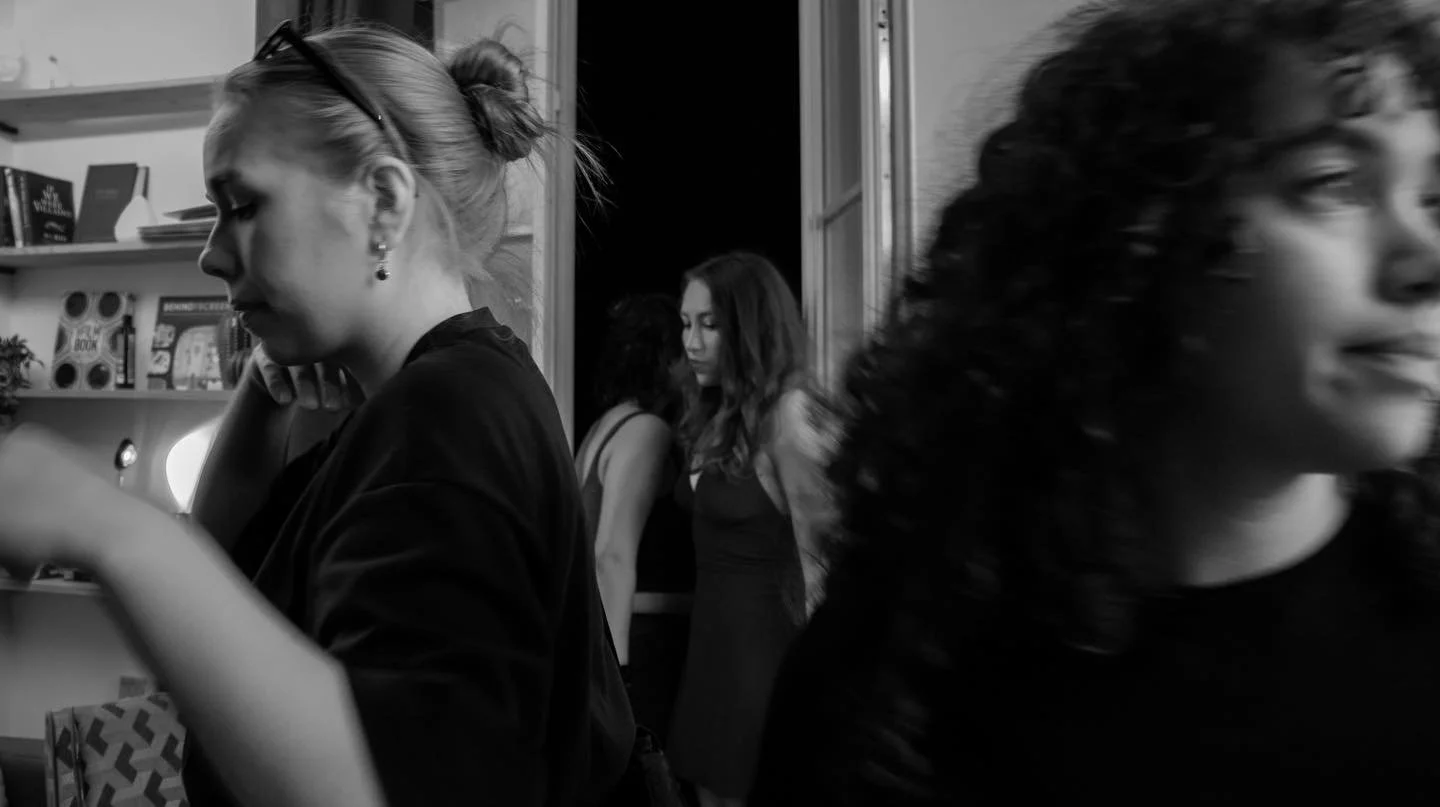Some BTS from &lsquo;Obsession&rsquo; written and directed by Jen&eacute; Degrood @jene.degr (2025)

What a pleasure to be on this project, thank you to all the lovely people involved I had such a blast!! ❤️

ft. angry parisian neighbour lady in pict