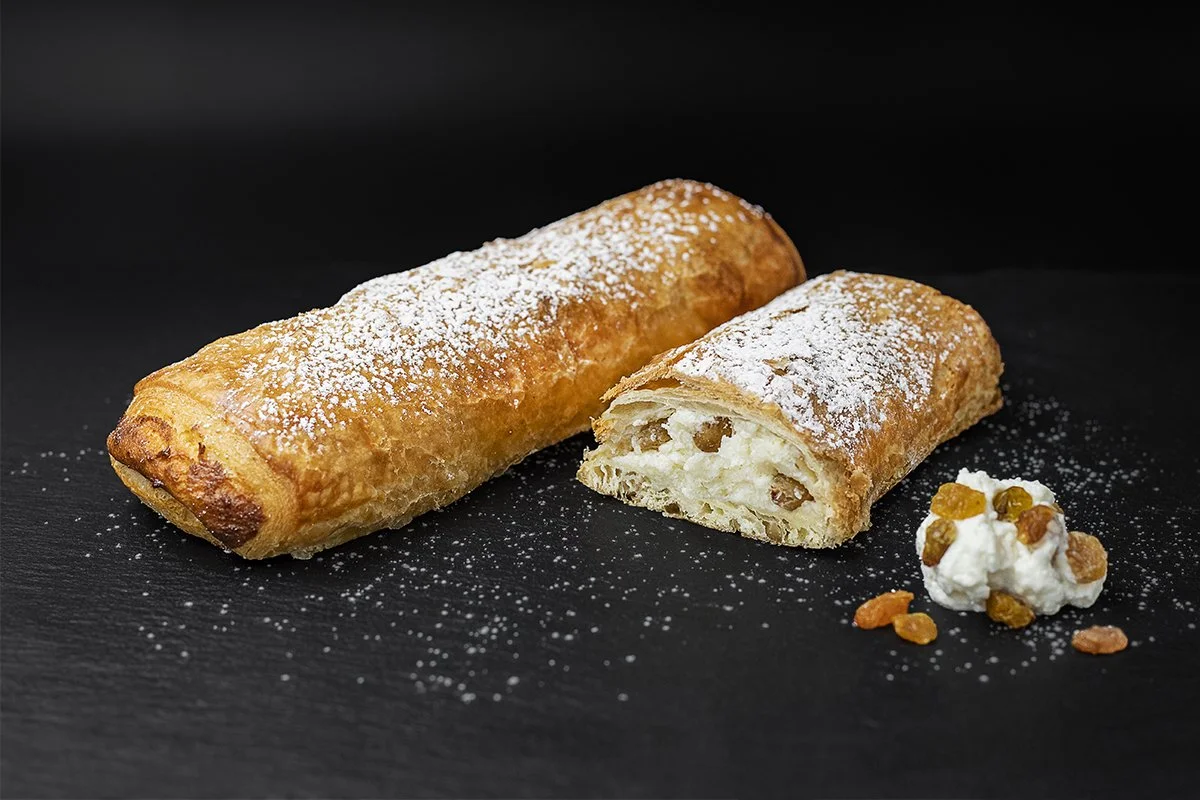 Strudel cu brânză și stafide 