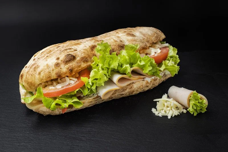 Sandwich cu șuncă și cașcaval 