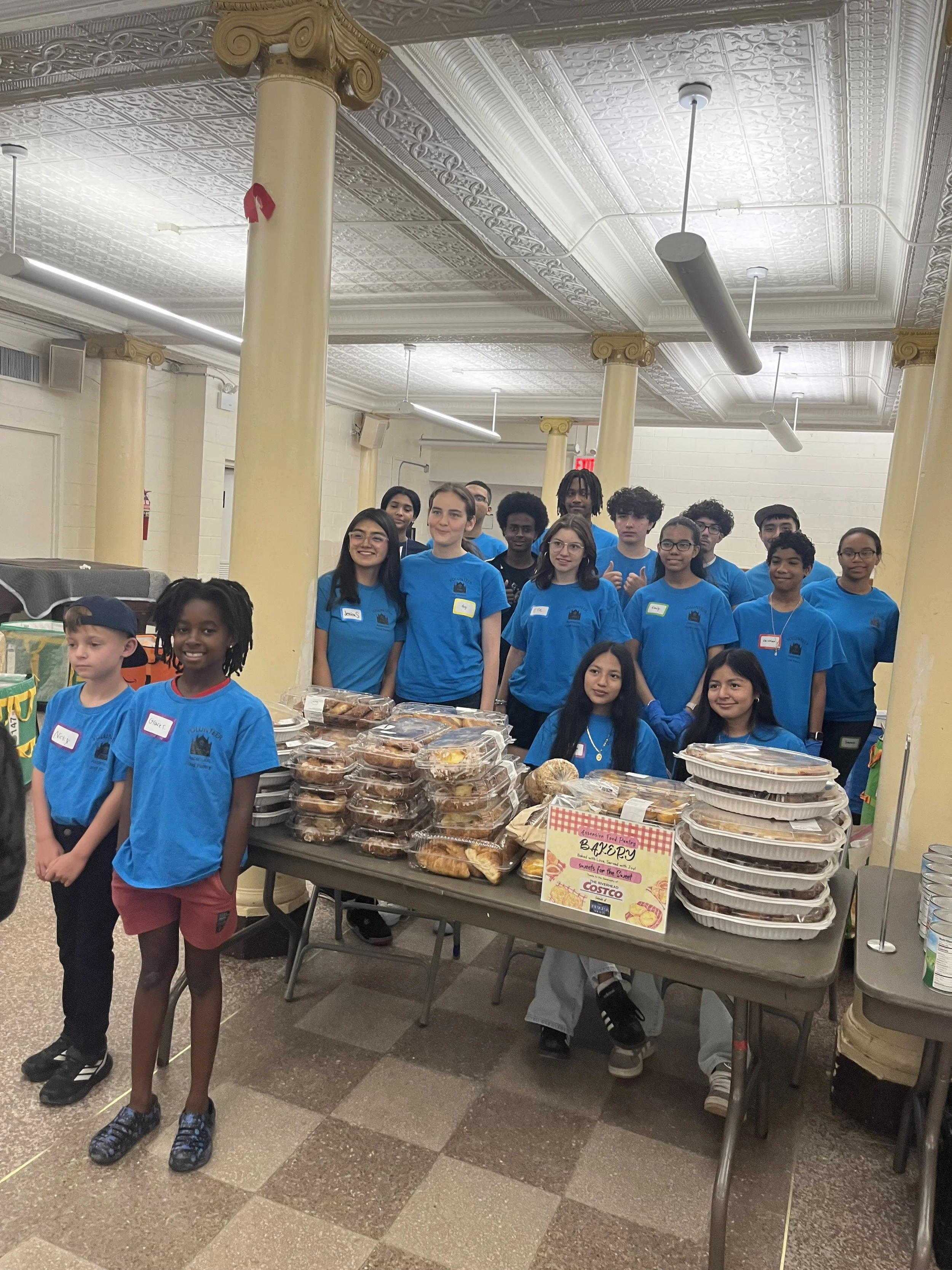 The July 2026 teen run food pantry was a success! Thank you Costco and Imagine Society for their donations!  ¡La Despensa de Alimentos Dirigida por Jóvenes de julio de 2026 fue todo un éxito!