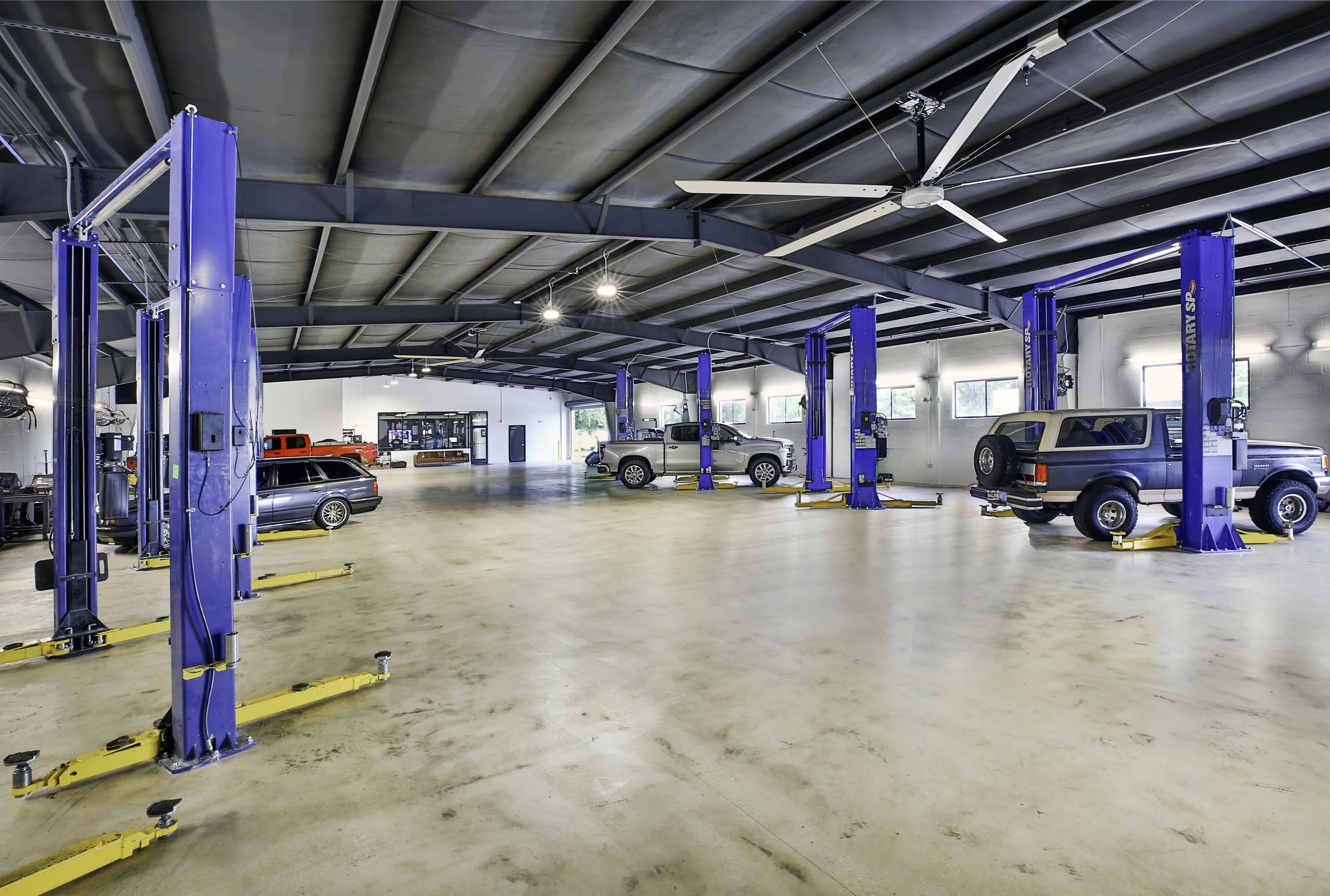 Carryll Tire - Shop 2 (1).jpg