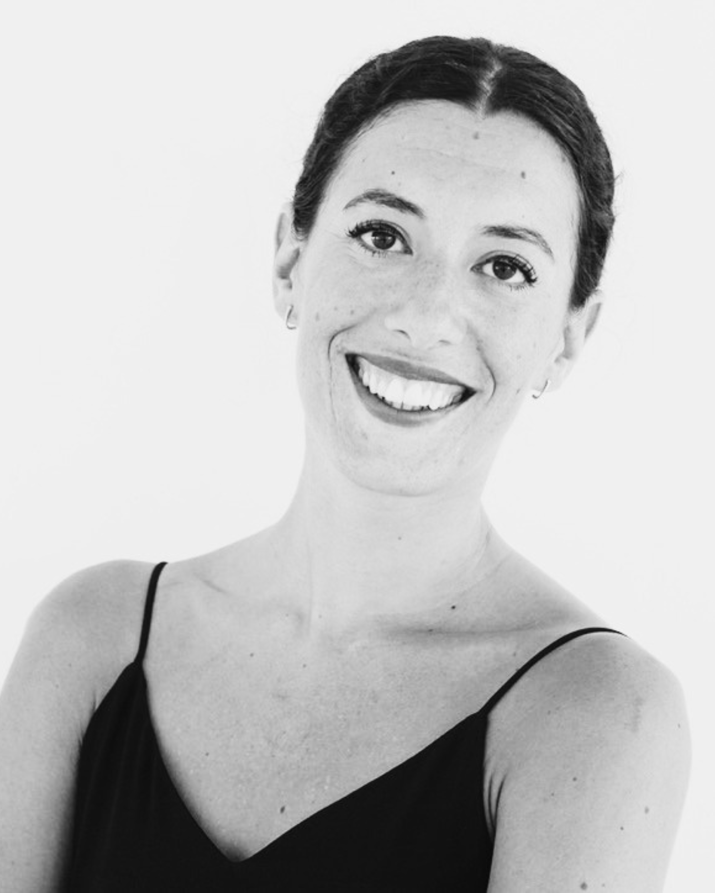 Mariona Casany, Equip de professors titulats i direcció artística de Tempoballet, escola de dansa certificada a Vic especialitzada en la Royal Academy of Dance i alt rendiment a Osona