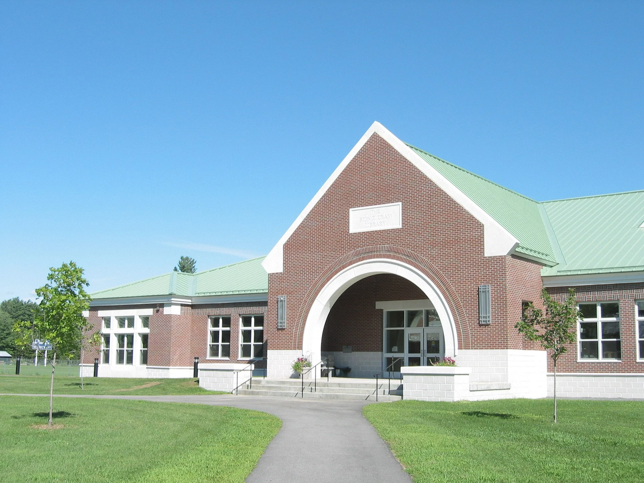Chris Perry Foundation Donates $23,000 to Fryeburg Academy for New Technology, Arts, and Performance Initiatives