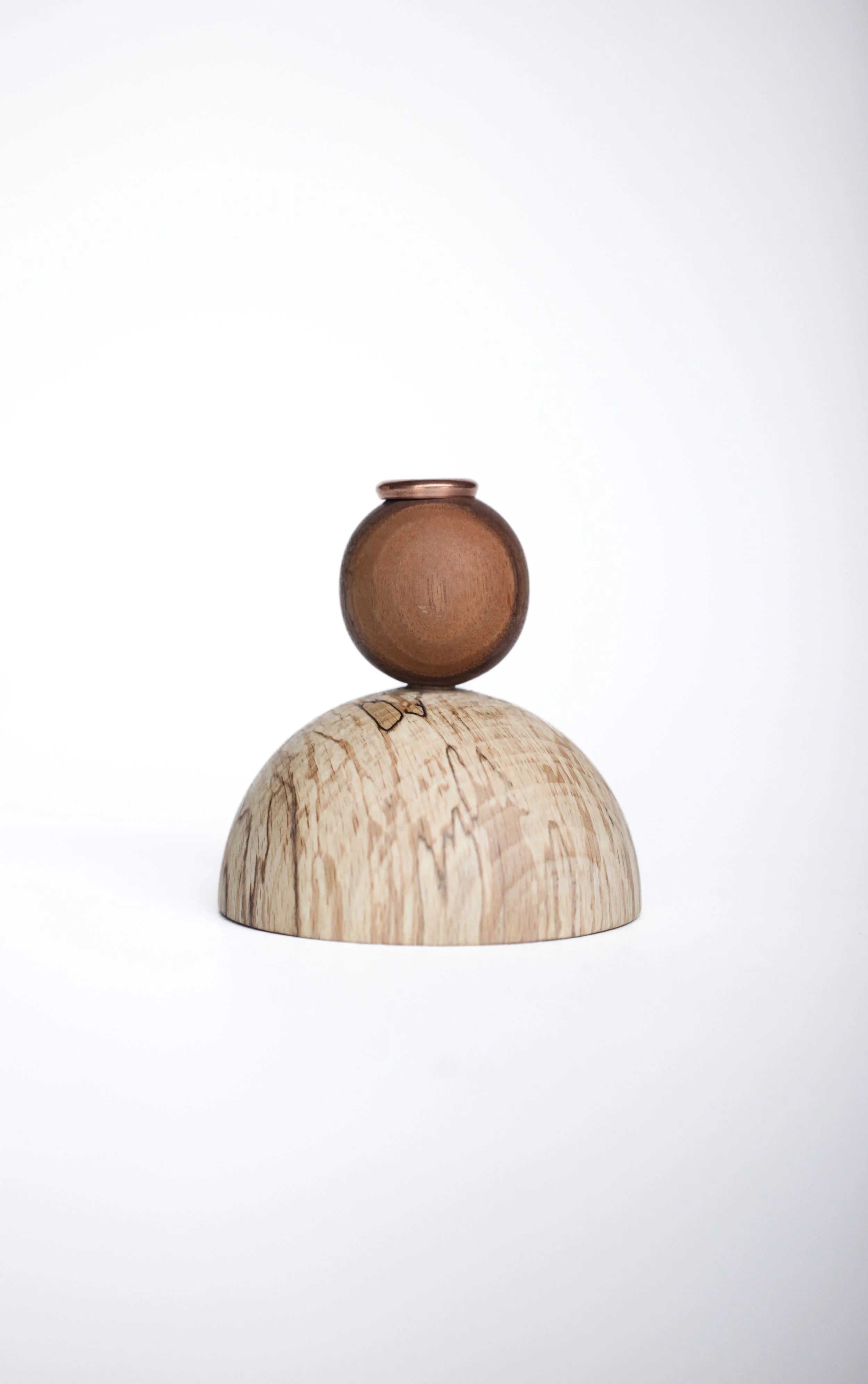Petit bougeoir Noyer et Hêtre échauffé