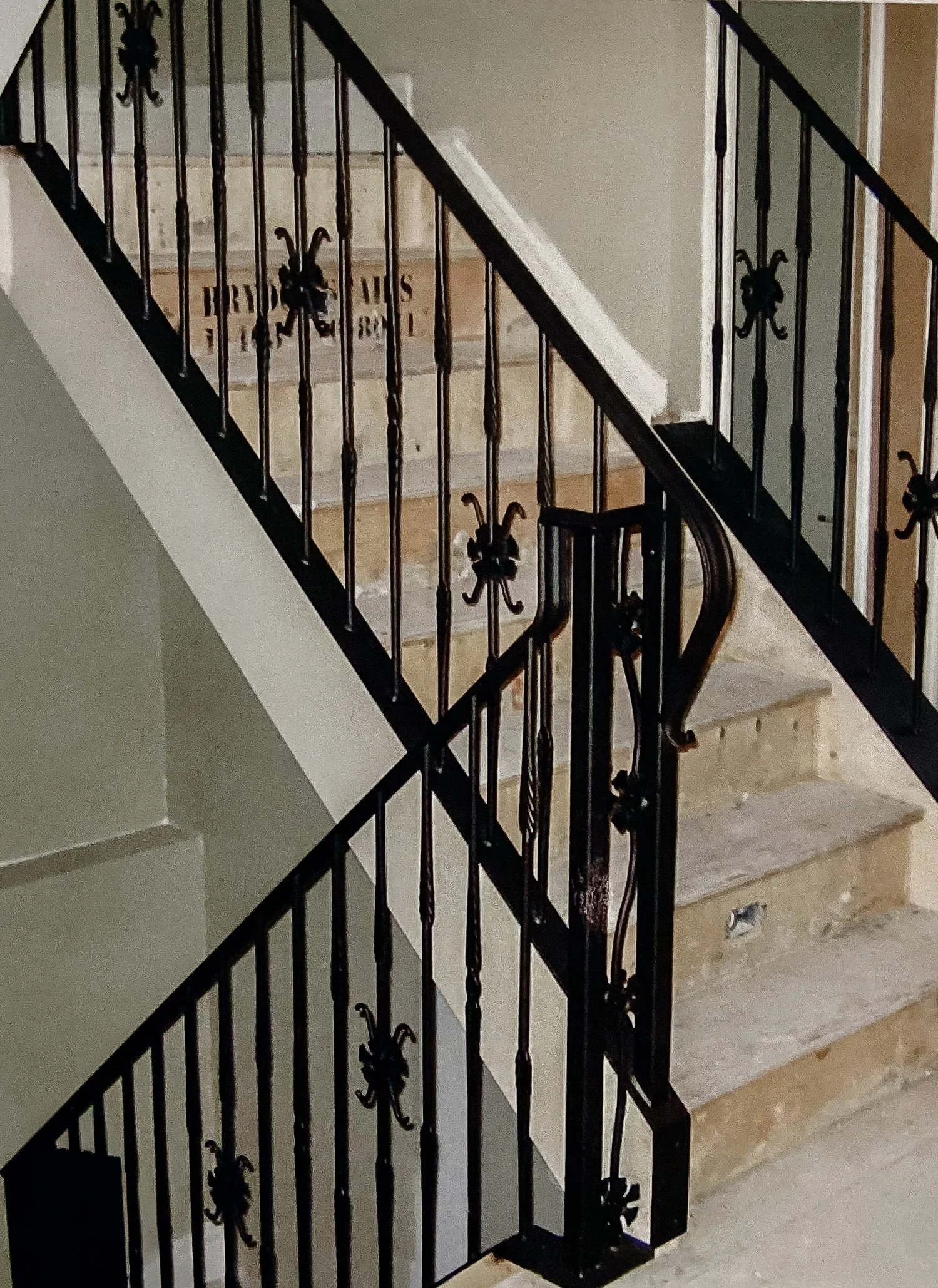 custom-wrought-iron-staircase-railing-lethbridge