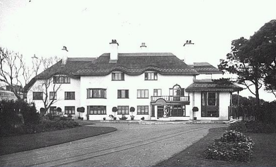 Sizewell Hall with thatched roof before the fire
