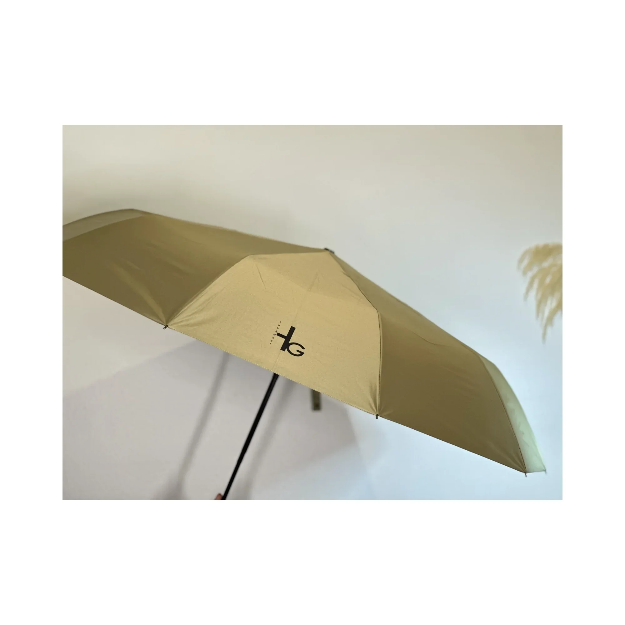 UV-Blocker SunSmart HG gold umbrella