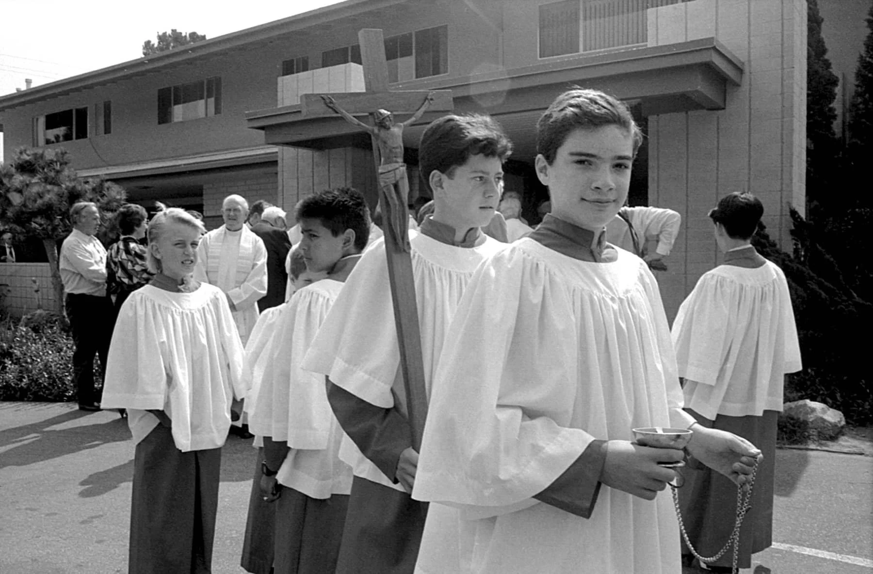 07_our_lady_altar_boys.jpg