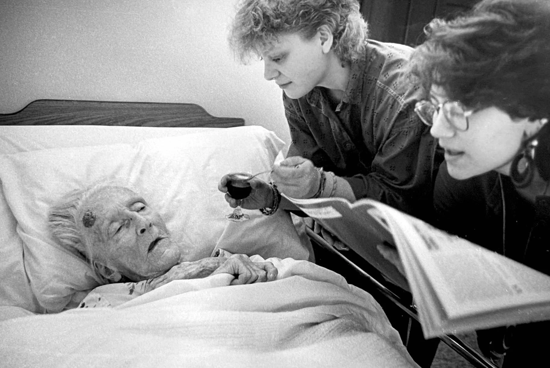 10_goddard_volunteers_reading.jpeg