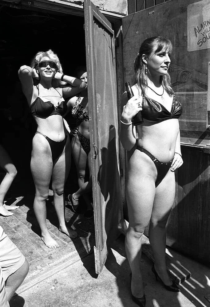 09_bikini_contest_2.jpg