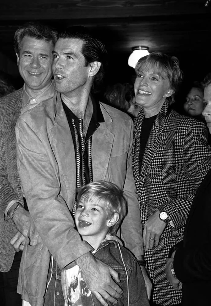 15_pierce_cassie_sean_brosnan.jpg