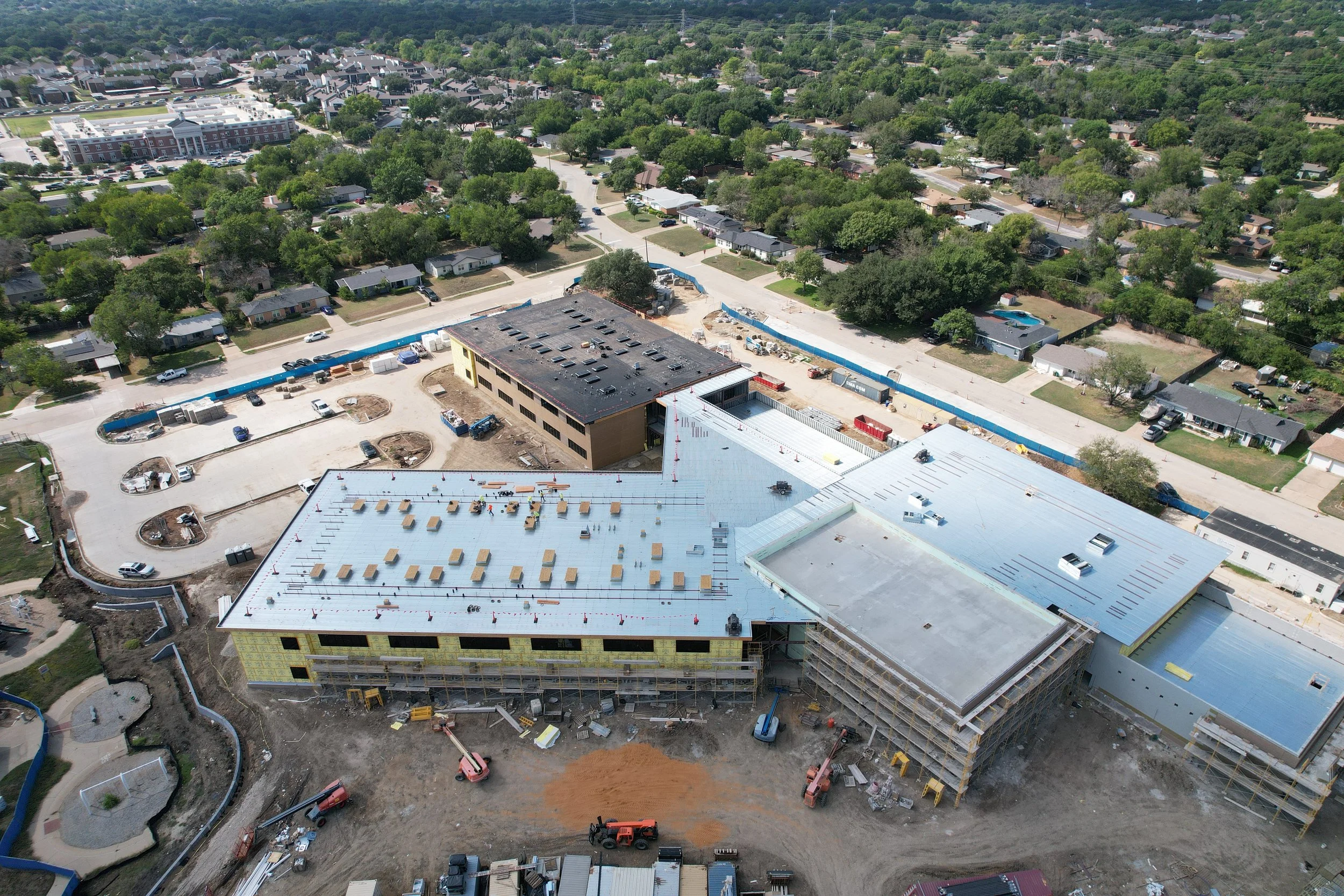 Installation of modern classroom wing at Mullendore Elementary under program management oversight.