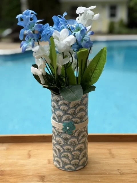 Green, Blue and White Scallop Shell Vase