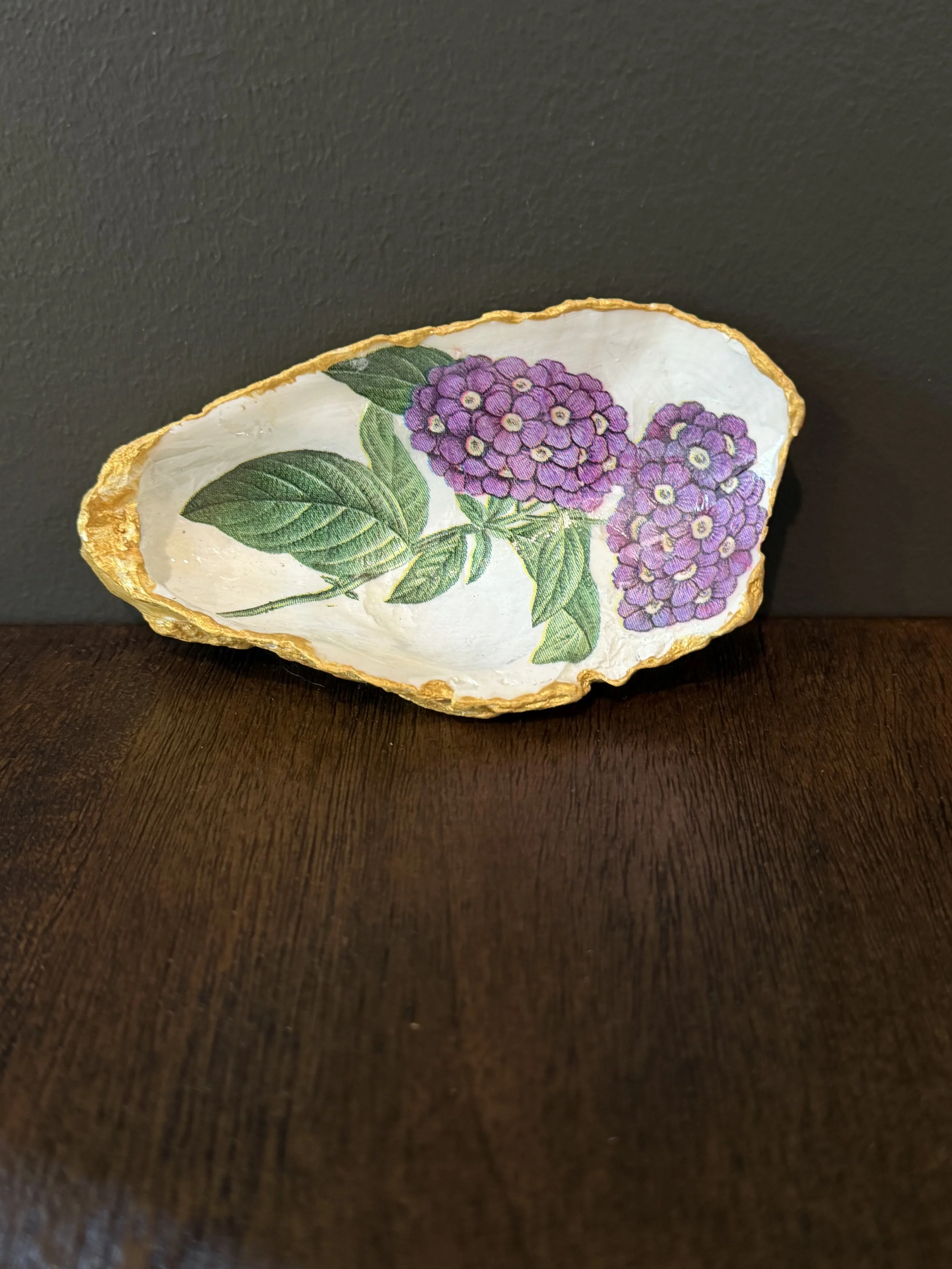 Purple Hydrangea Oyster Shell