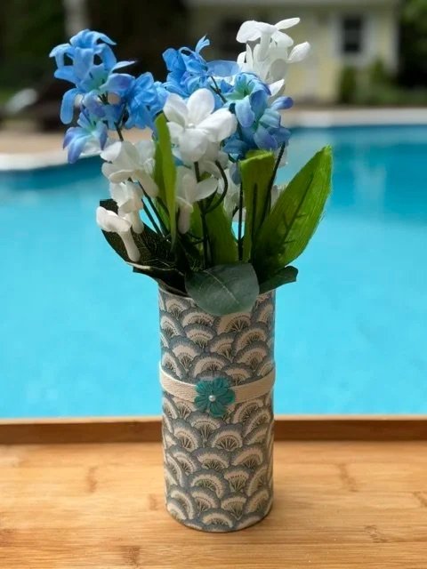 Blue%2C+Green+and+White+Scallop+Shell+Vase.jpg