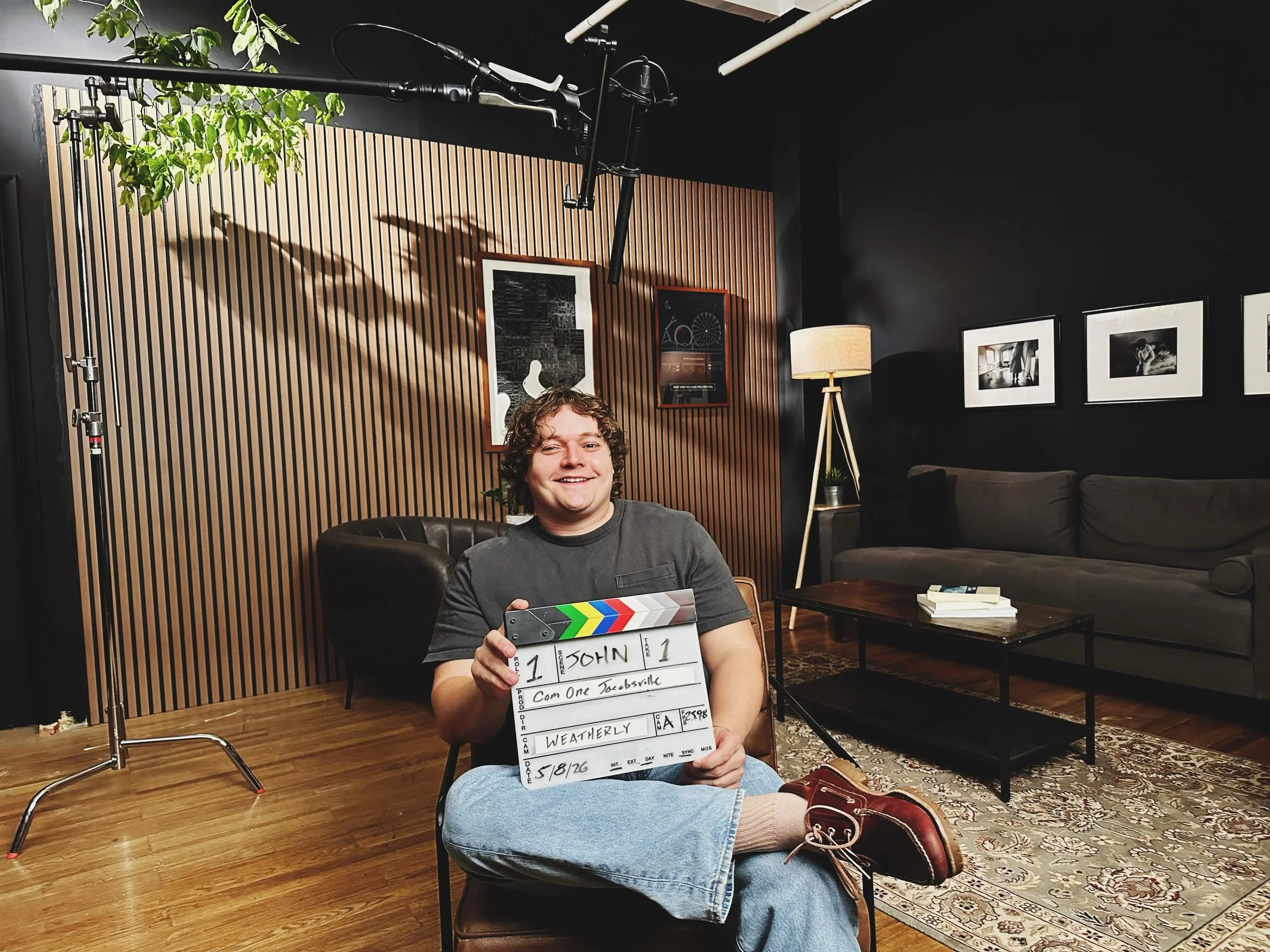 It&rsquo;s always fun creating a new studio look. 

This is part of a project for @comm_one that involves several interviews plus b-roll to come.
