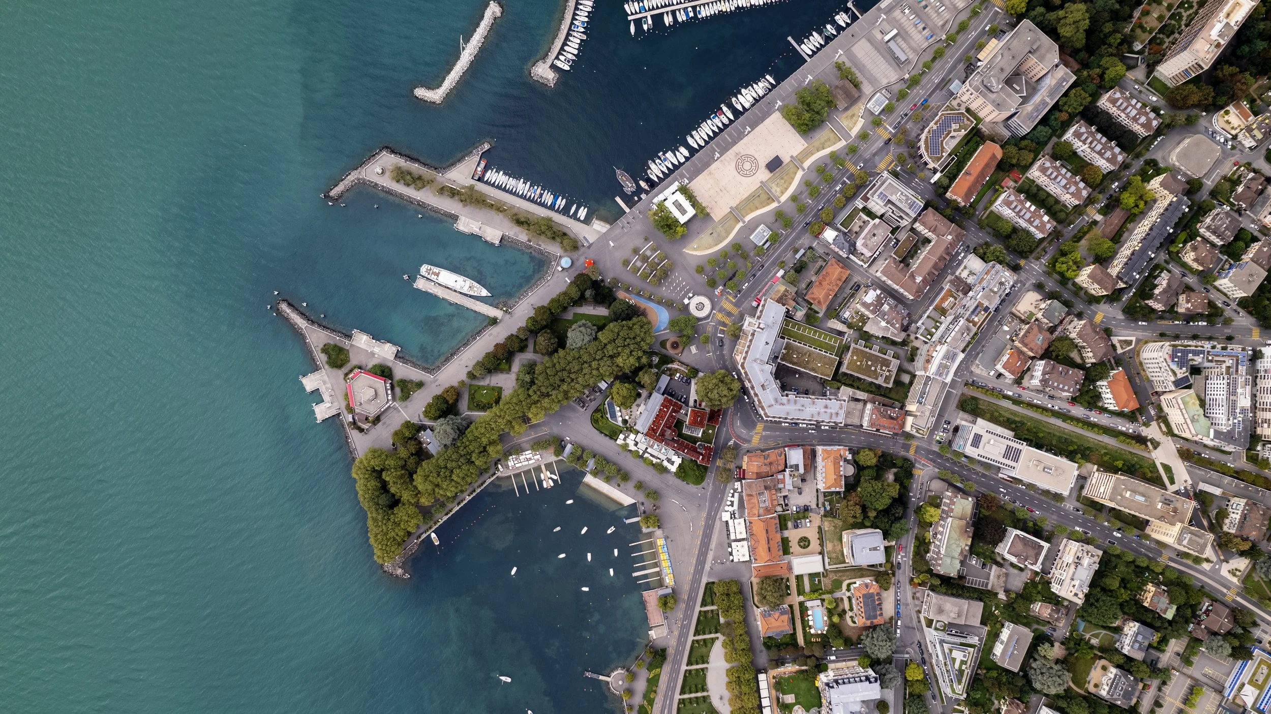 Lausanne harbor 2.JPG
