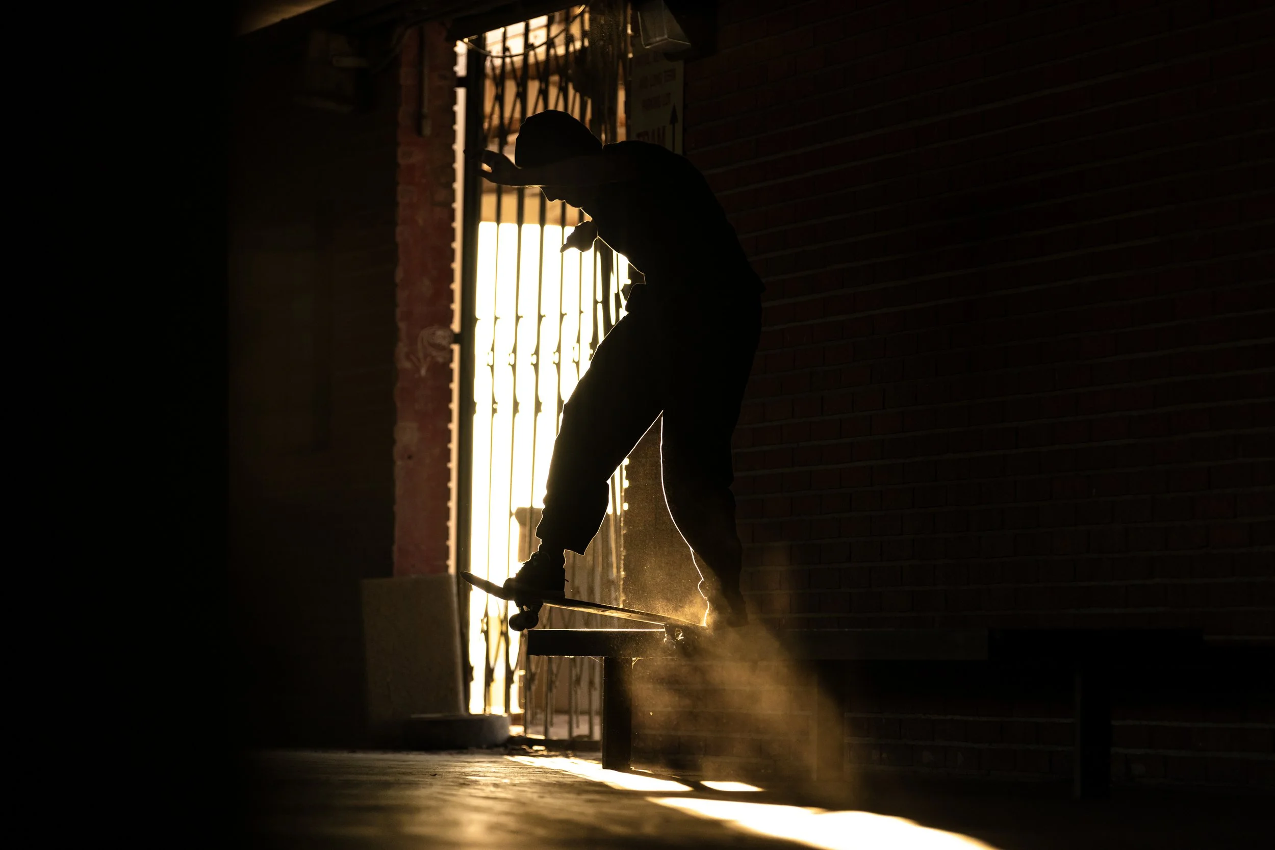  Tyler silhouette bs tail at Ontario ledges.JPG