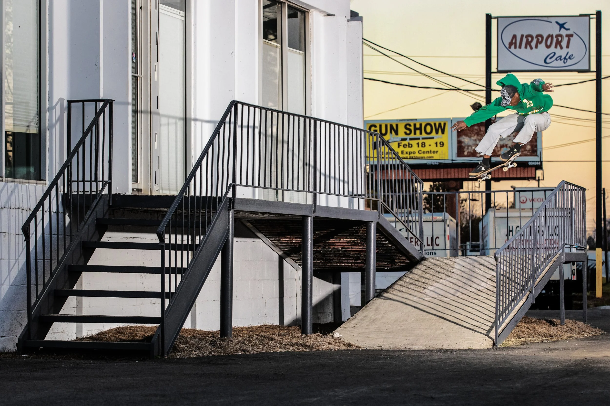 LeAndre sw bs 180 bump to bar.JPG