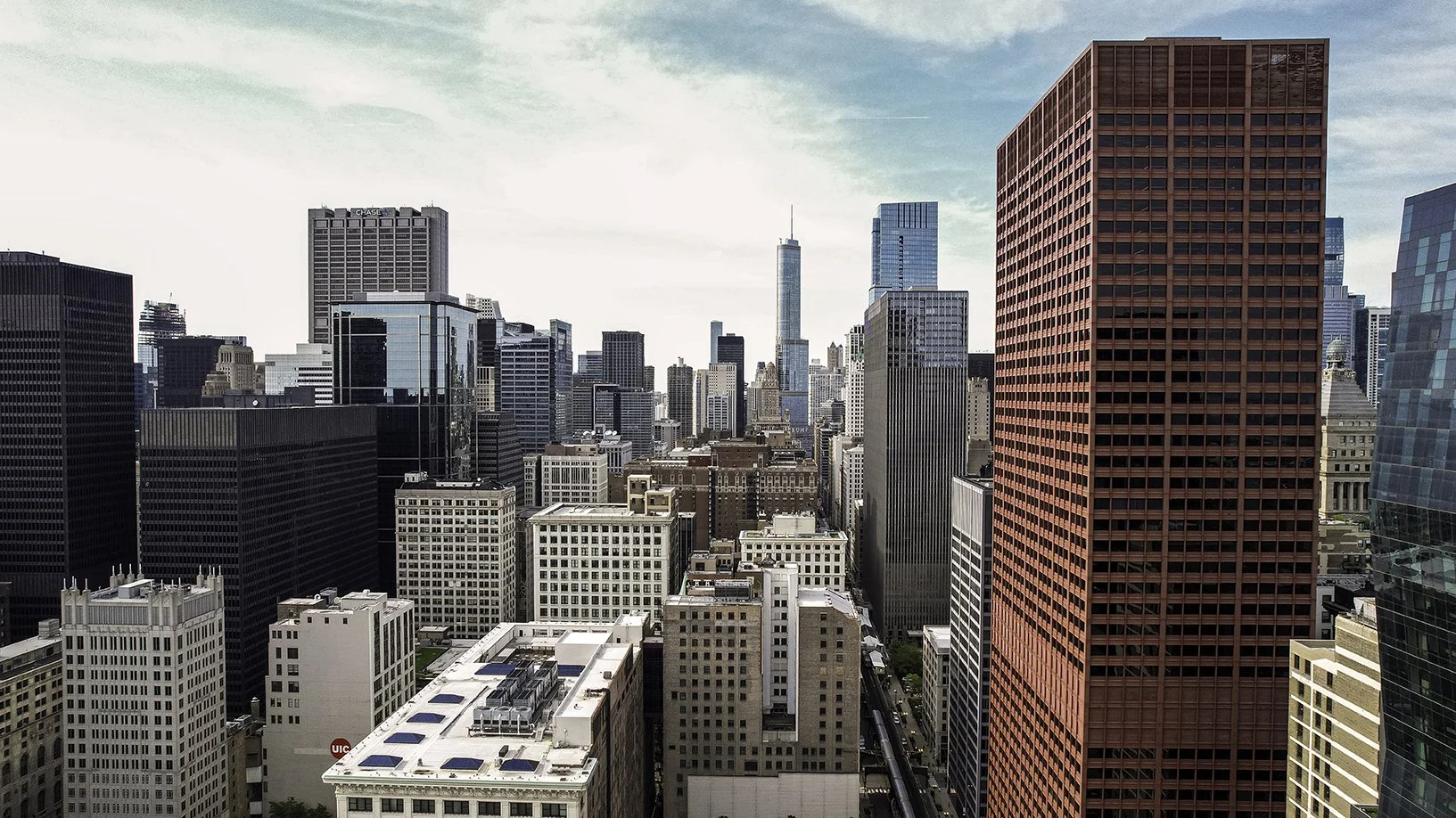 Chicago skyline during day 2.jpg