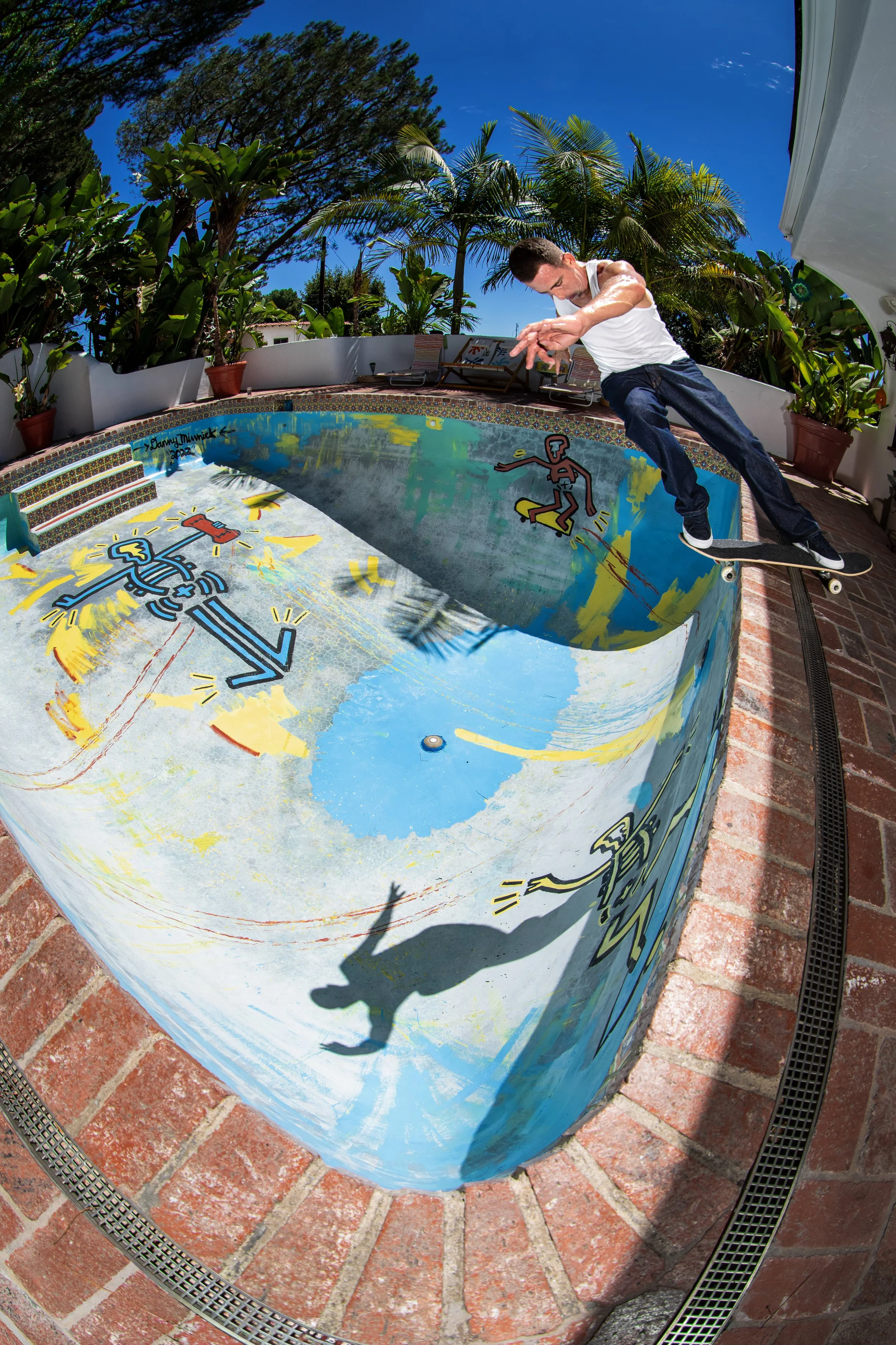 Guy rock and roll at KJ's pool.JPG