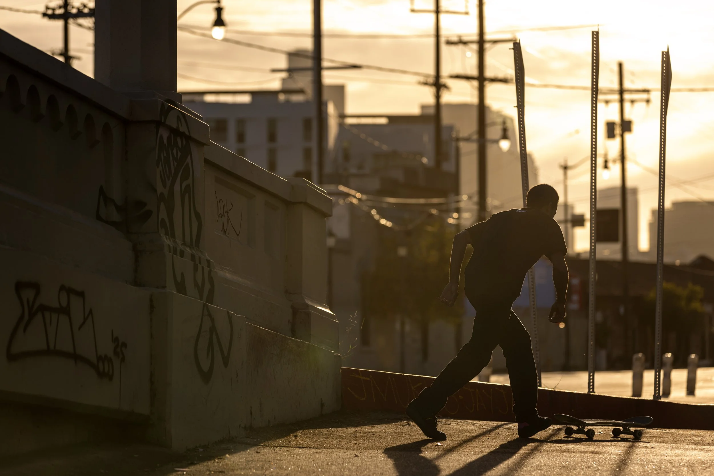 Timmy running up to DTLA angle iron ledge.JPG