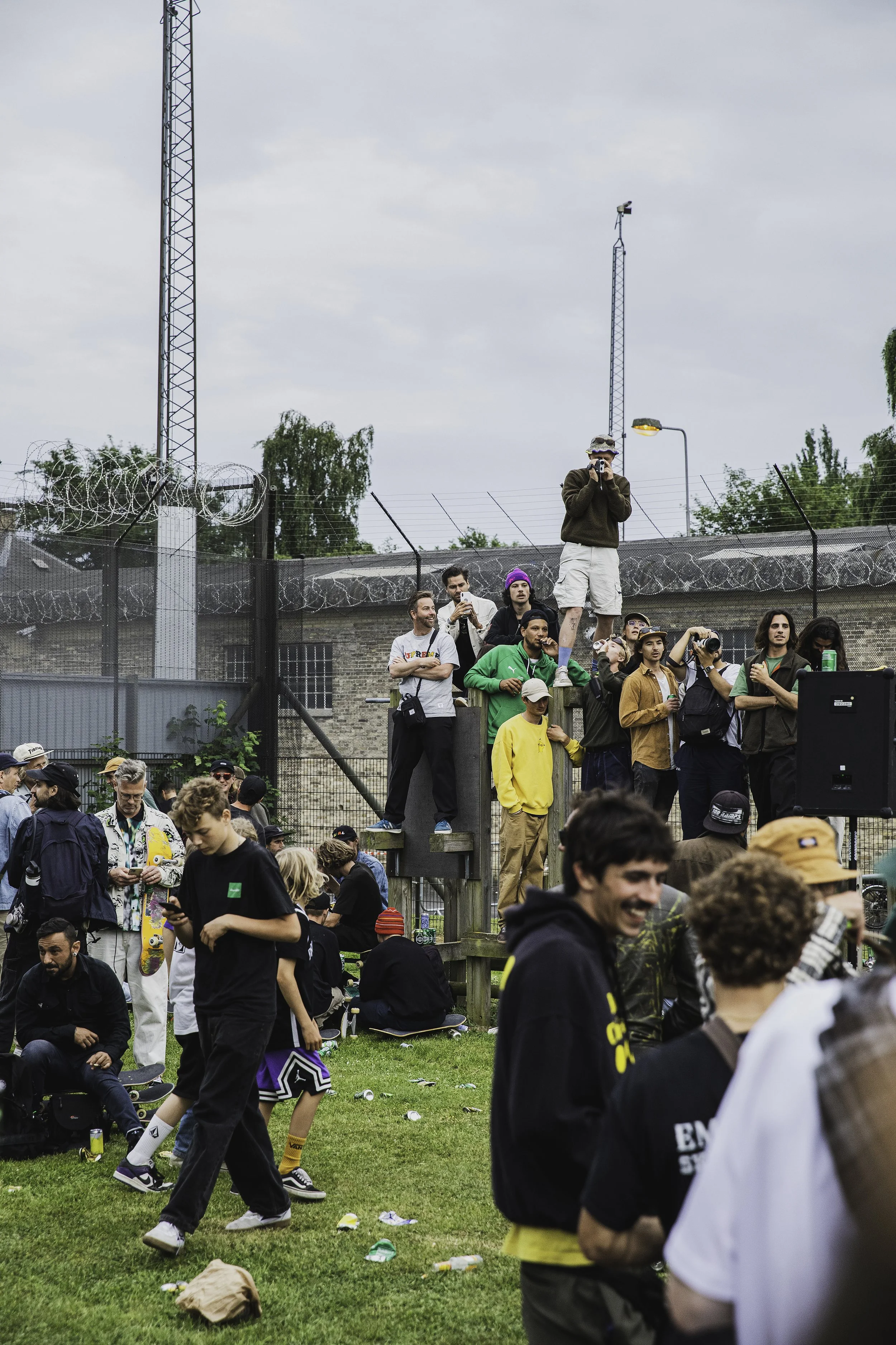Crowd bts at contest.jpg