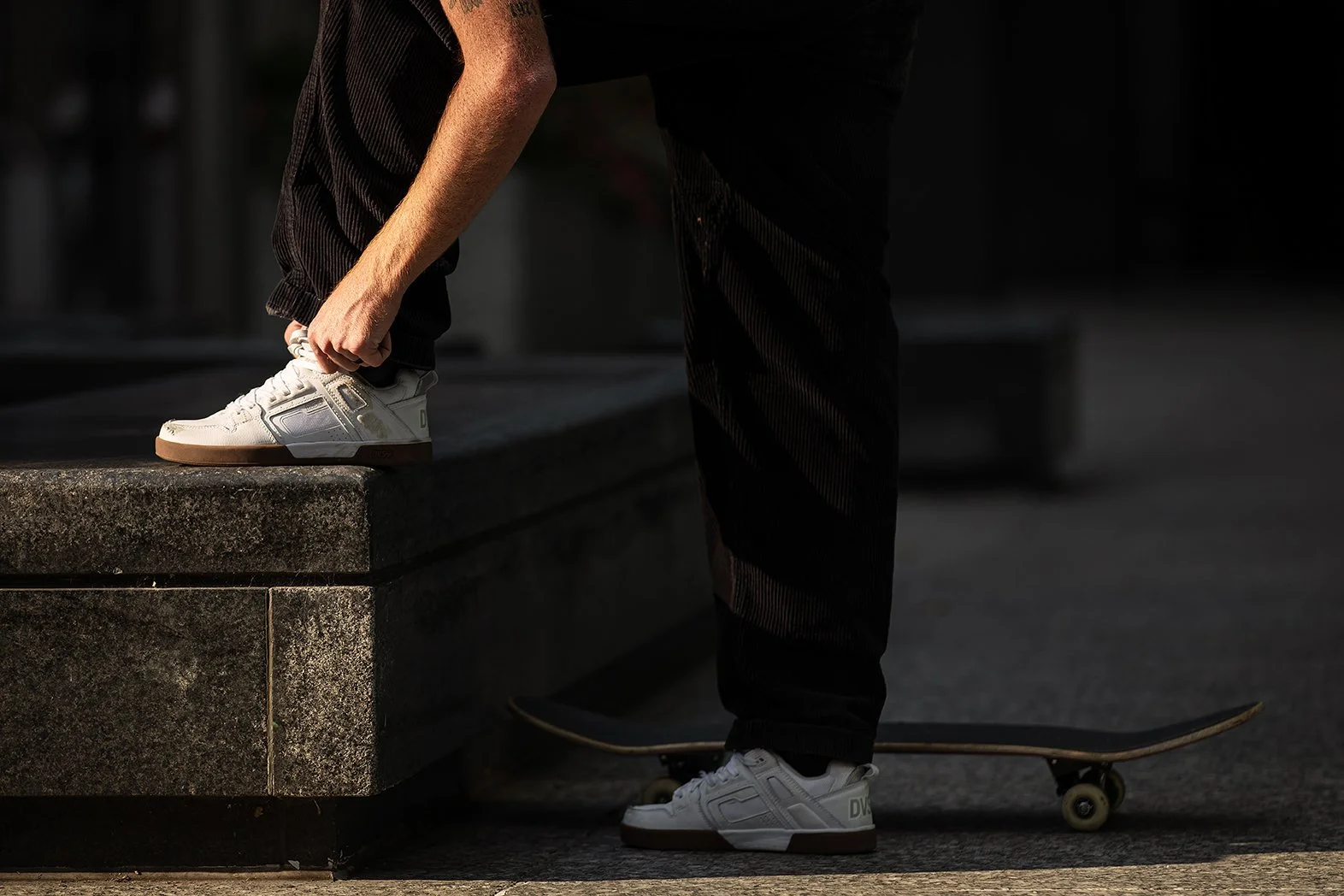 Tyler lacing white comanches product photo 2.jpg