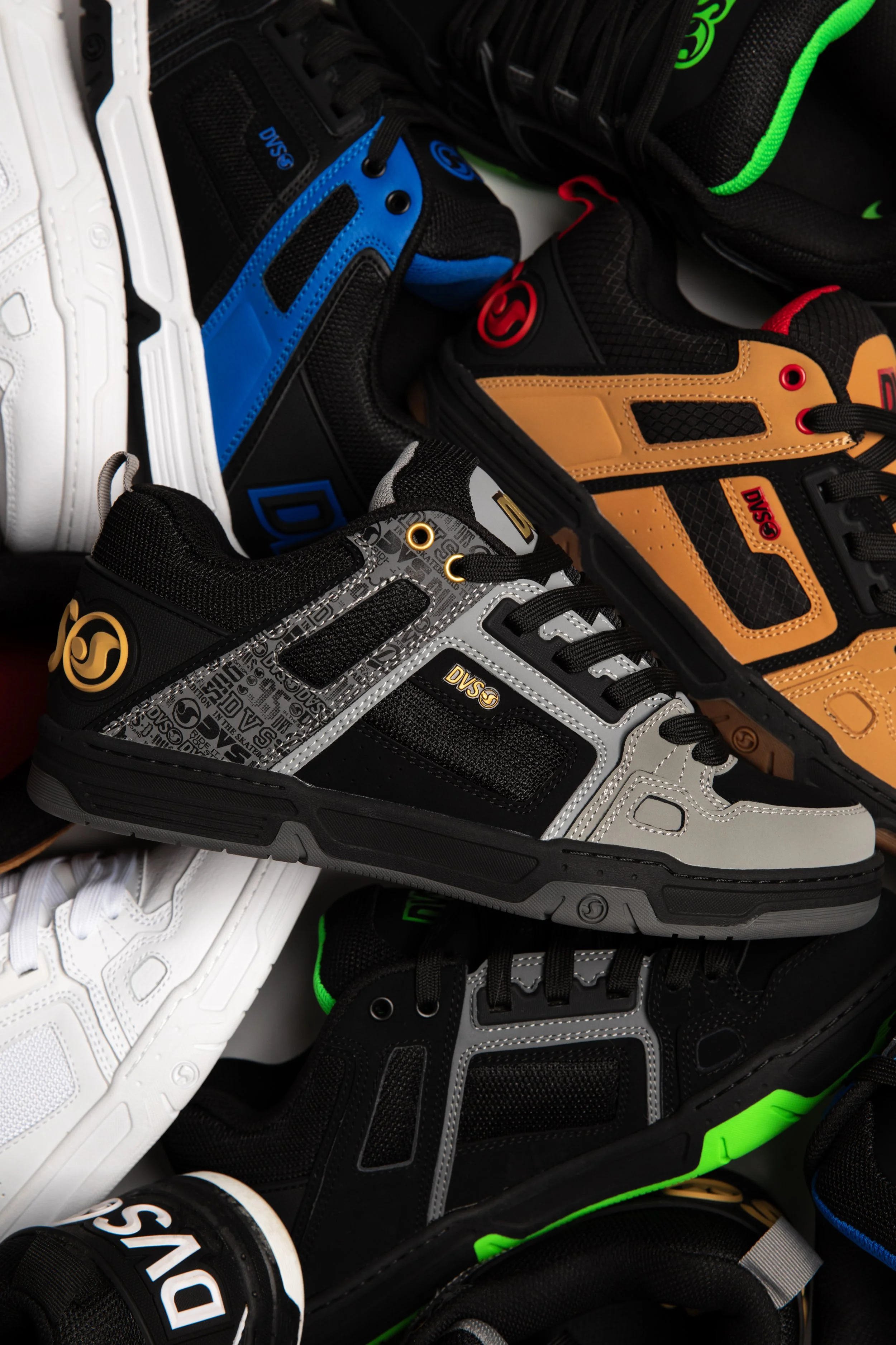 Grey:blk:print Comanche OG product photo on other shoes.JPG