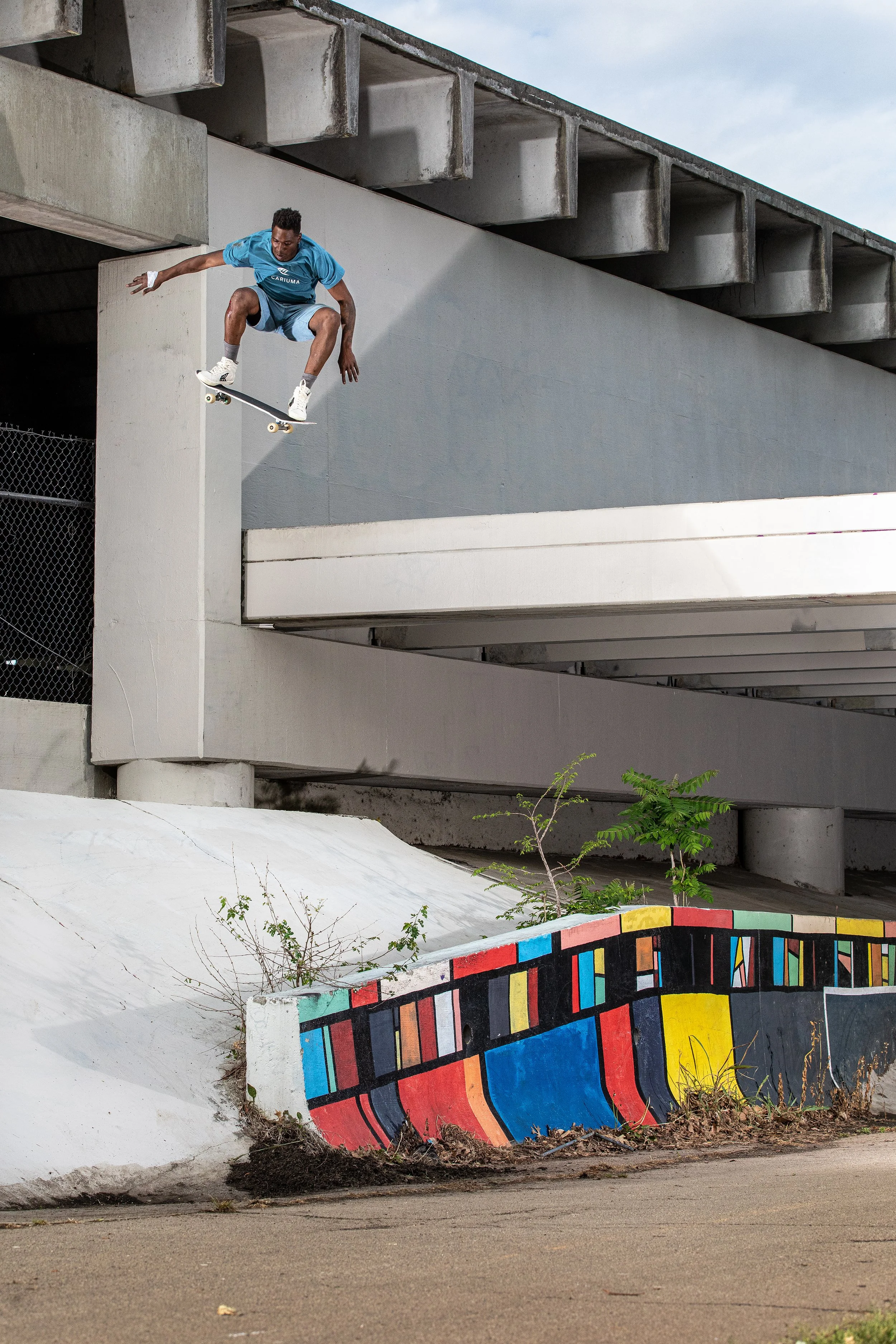 LeAndre alleyoop fs 180 in roof bank.jpg