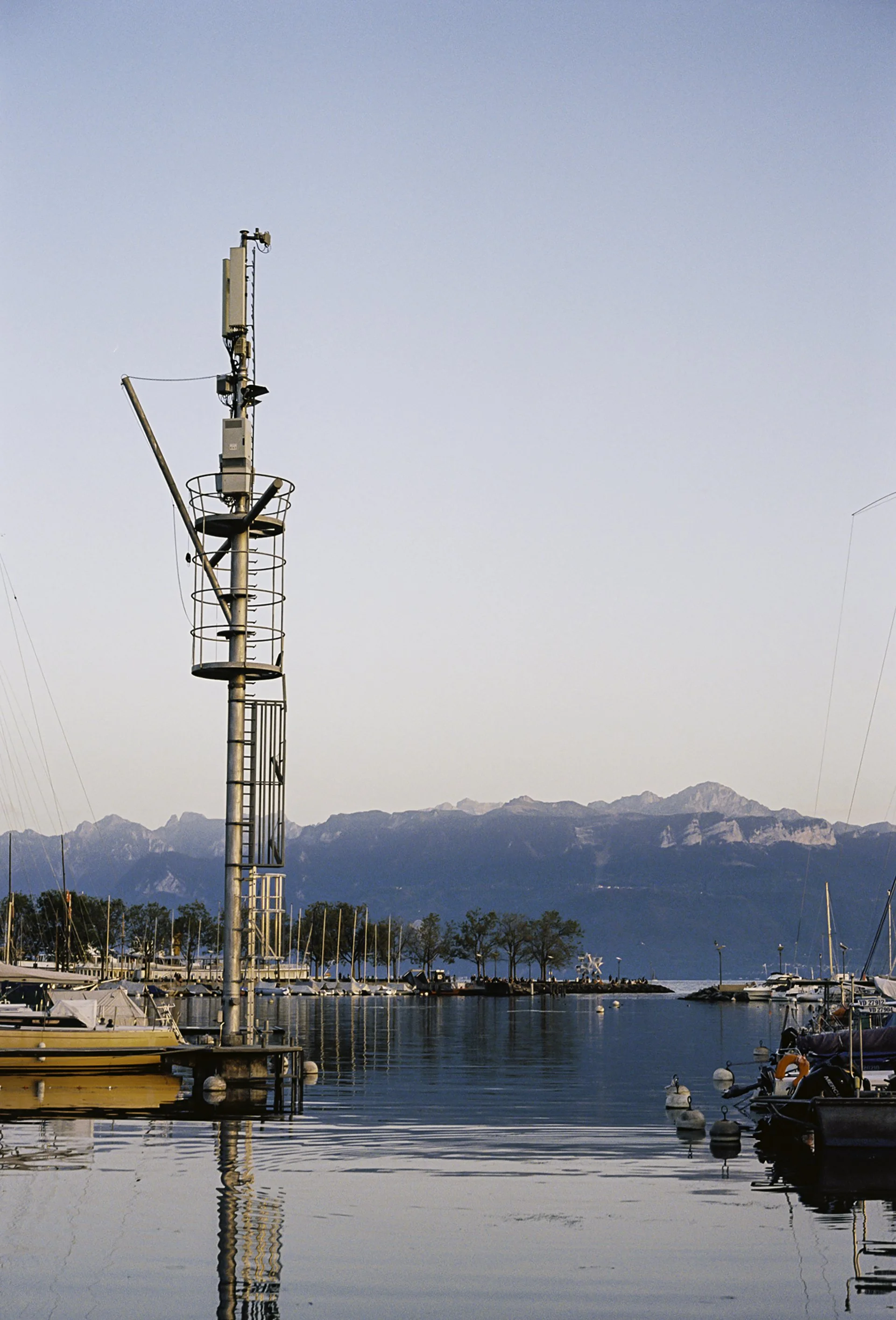 Lake Evian harbor 2.JPG
