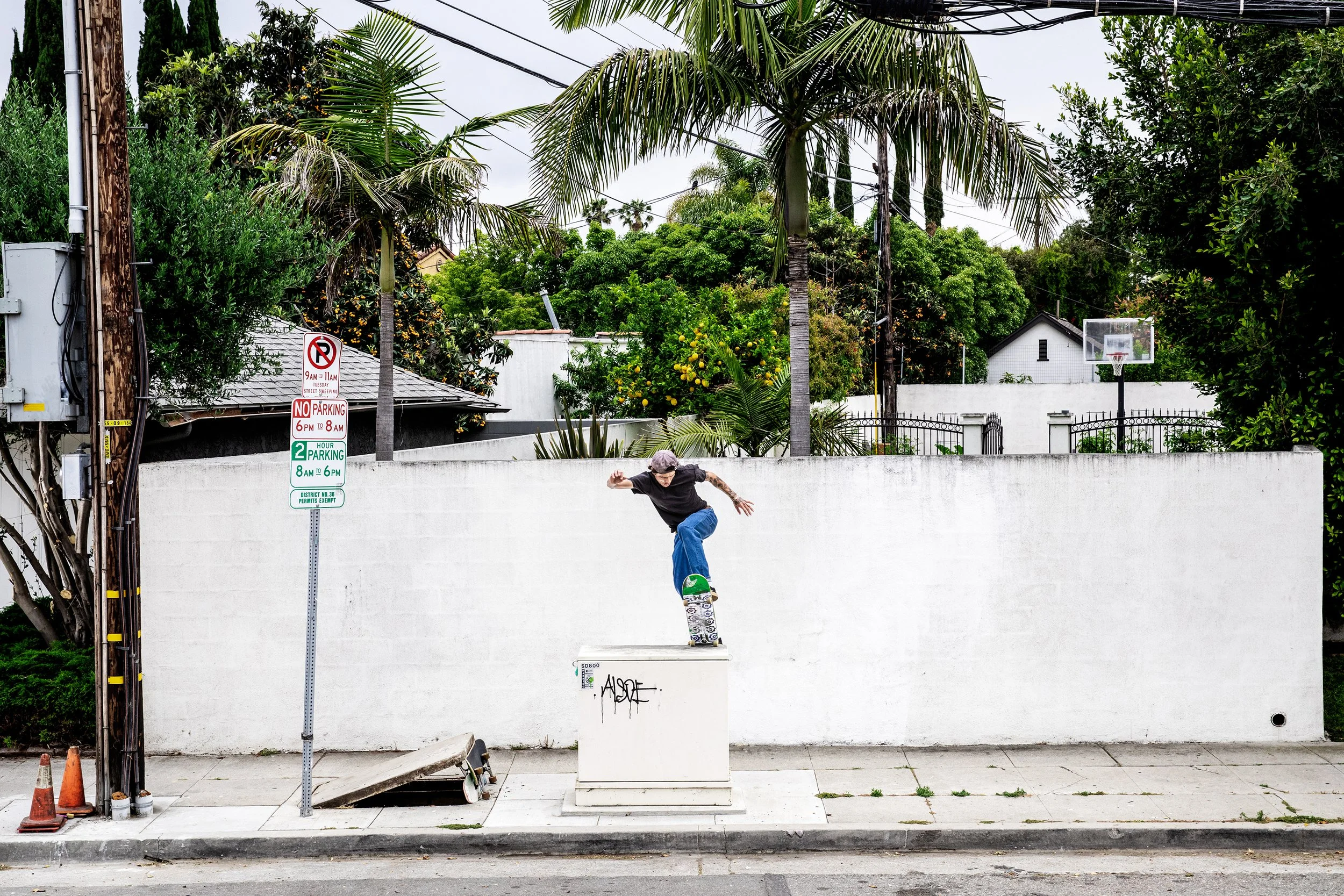 Trevor fs blunt bump to electrical box 4.jpg