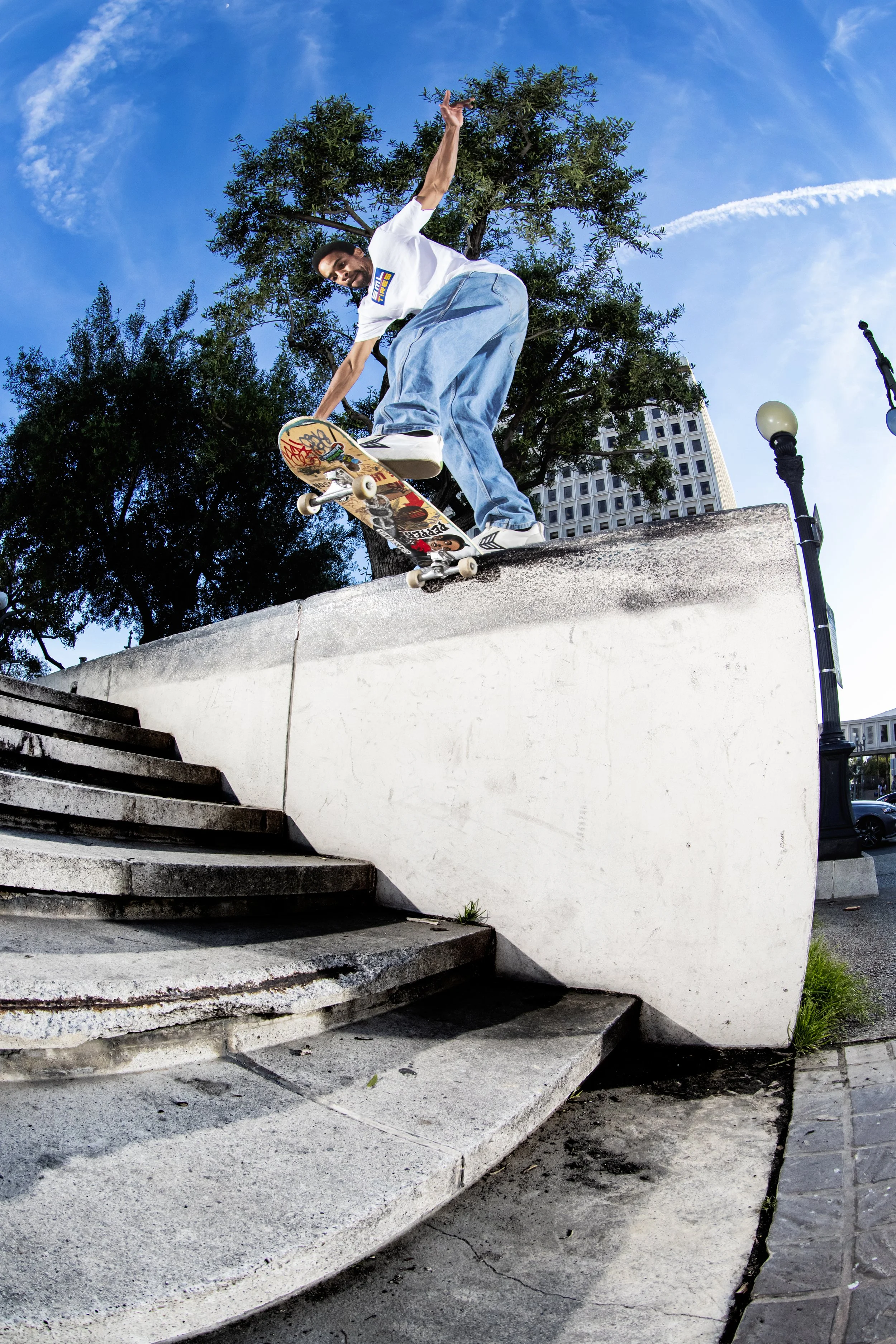 Timmy sw bs tail outledge in downtown 2.JPG