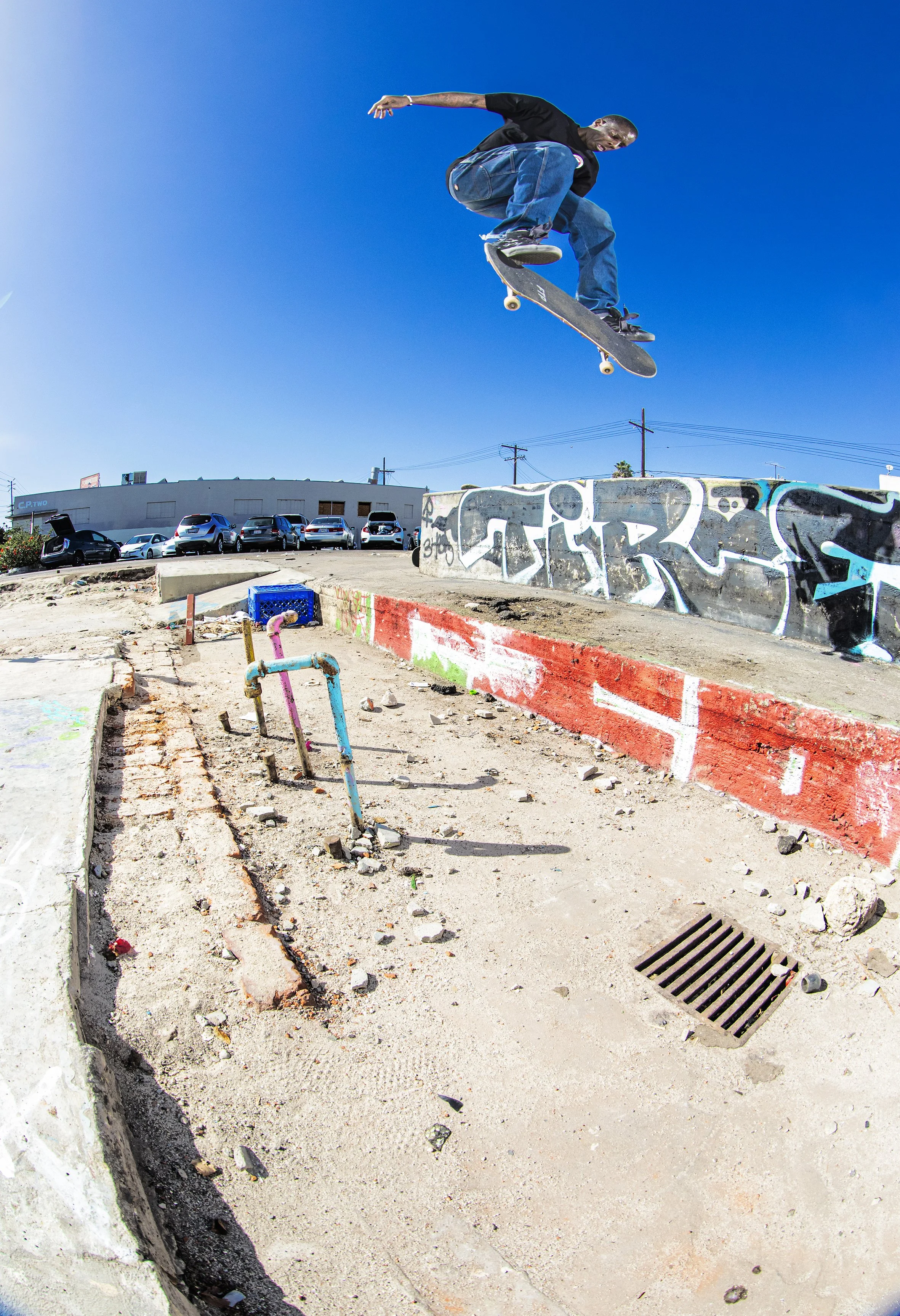 Antwuan fakie flip foundation gap.jpg