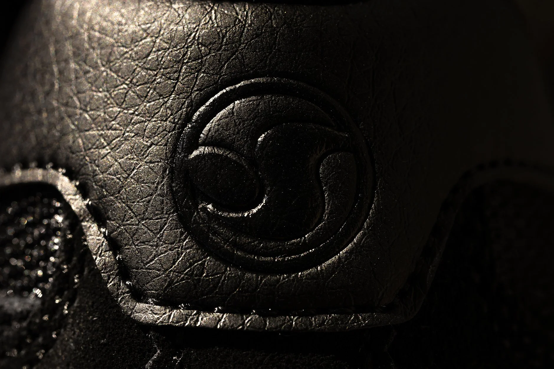 Black-black milans product detail photo on bench 1.jpg