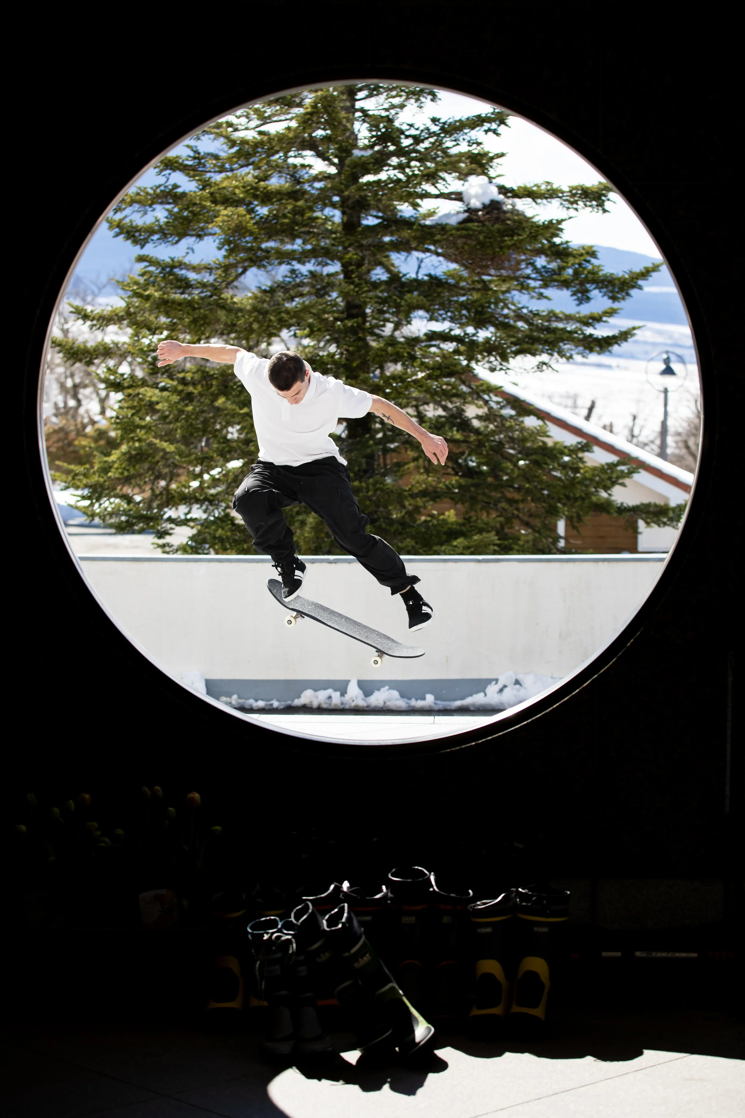Levi sw kickflip from inside window.JPG