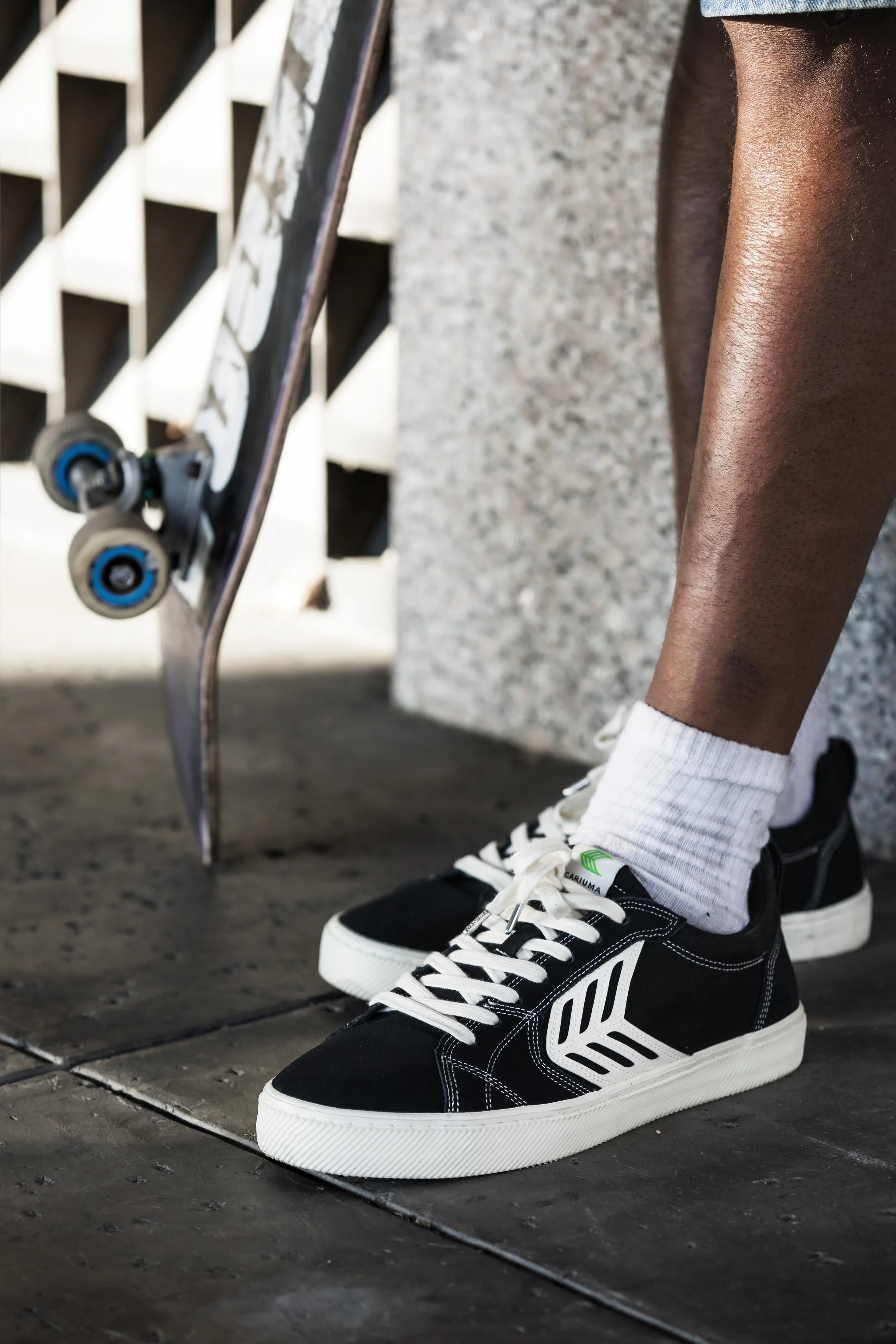 LeAndre wearing black white catibas product photo 3.JPG
