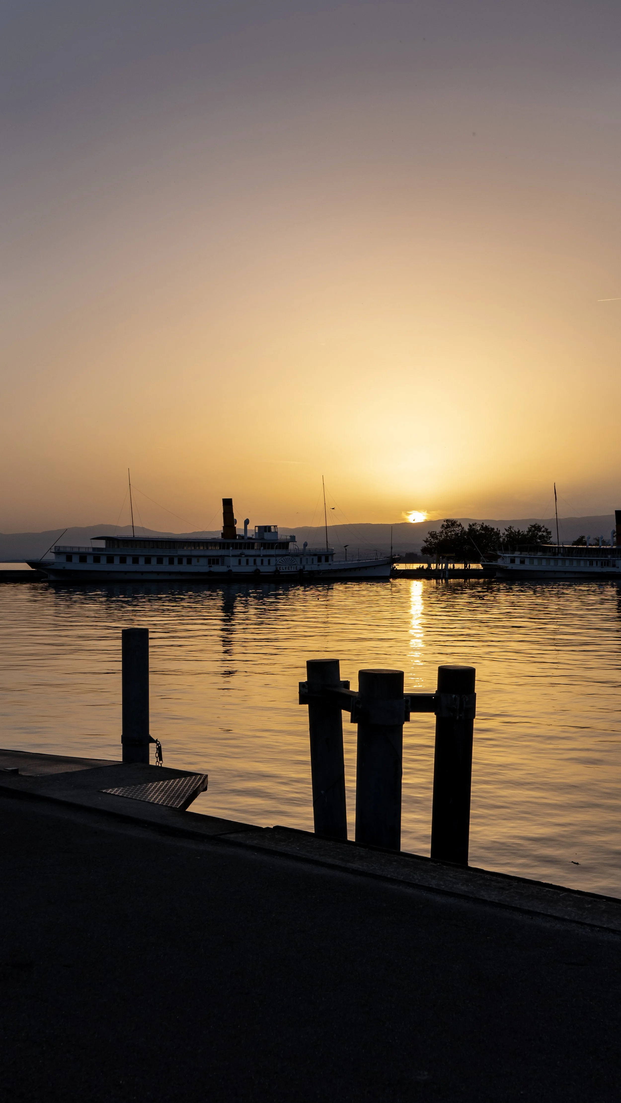 Sunset at lake beach 2.JPG