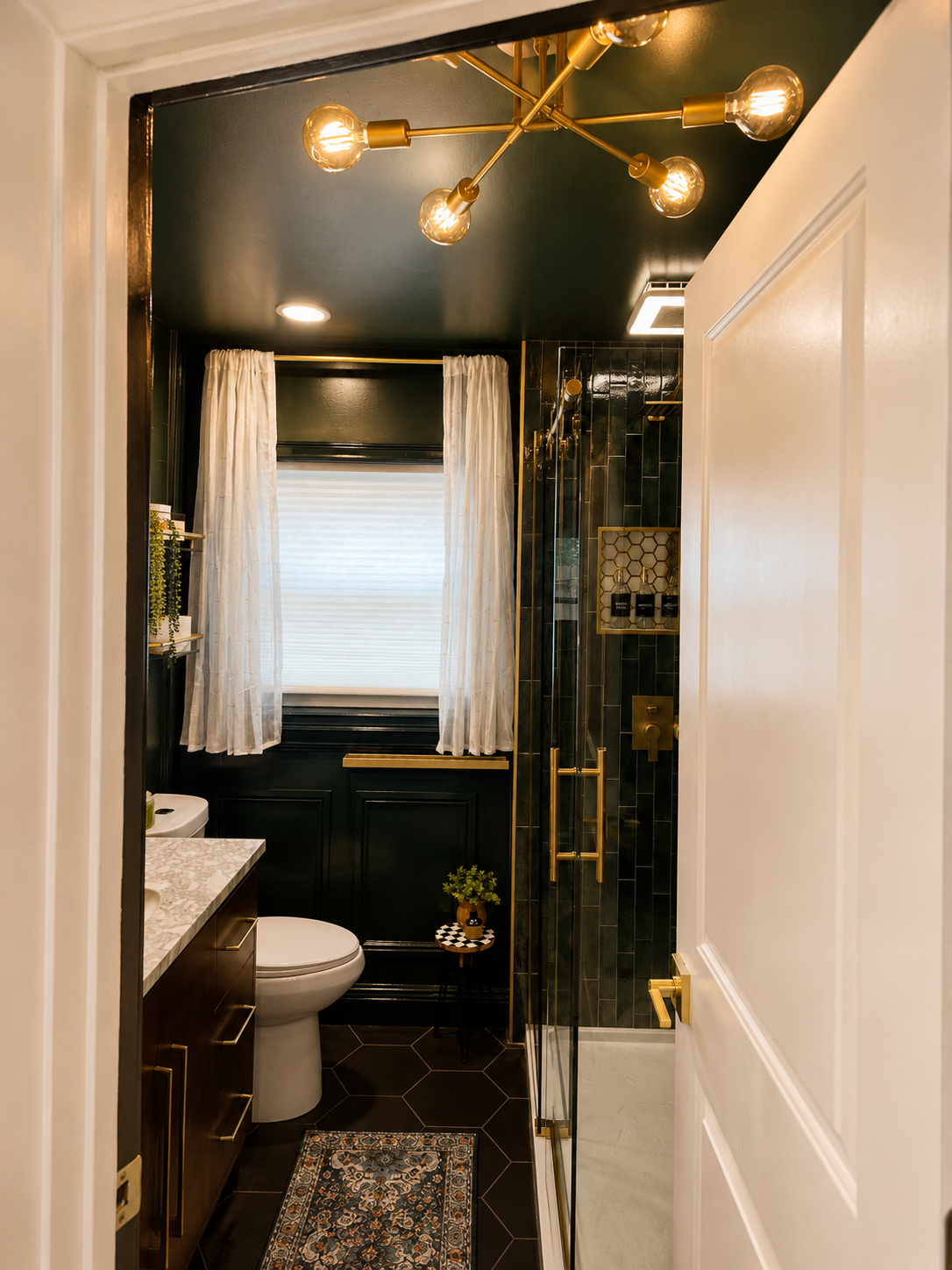Joeys Main house guest bathroom.png