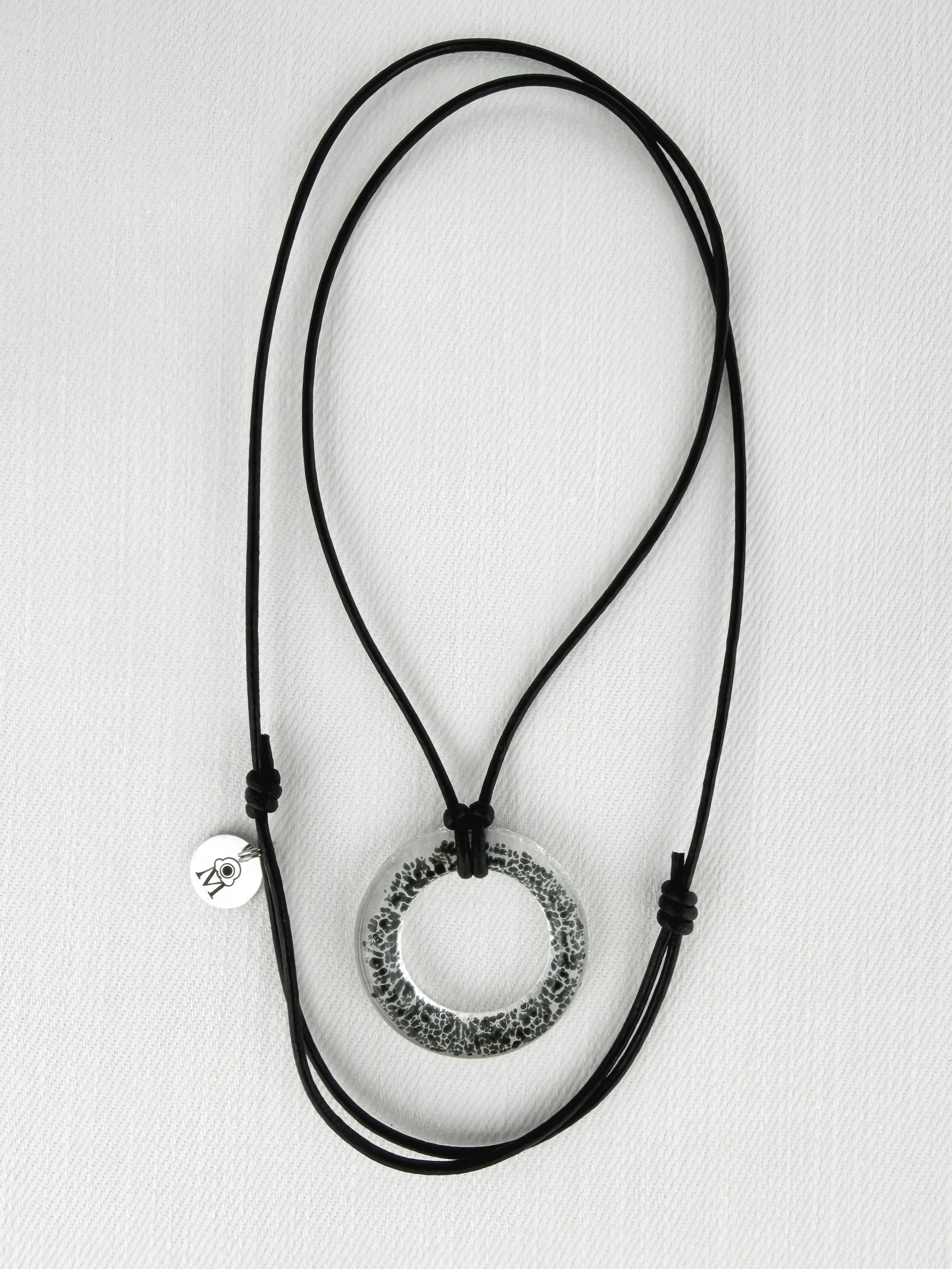 IMG_1333_AureoleMoyenneBlack_ProductStylized.jpg