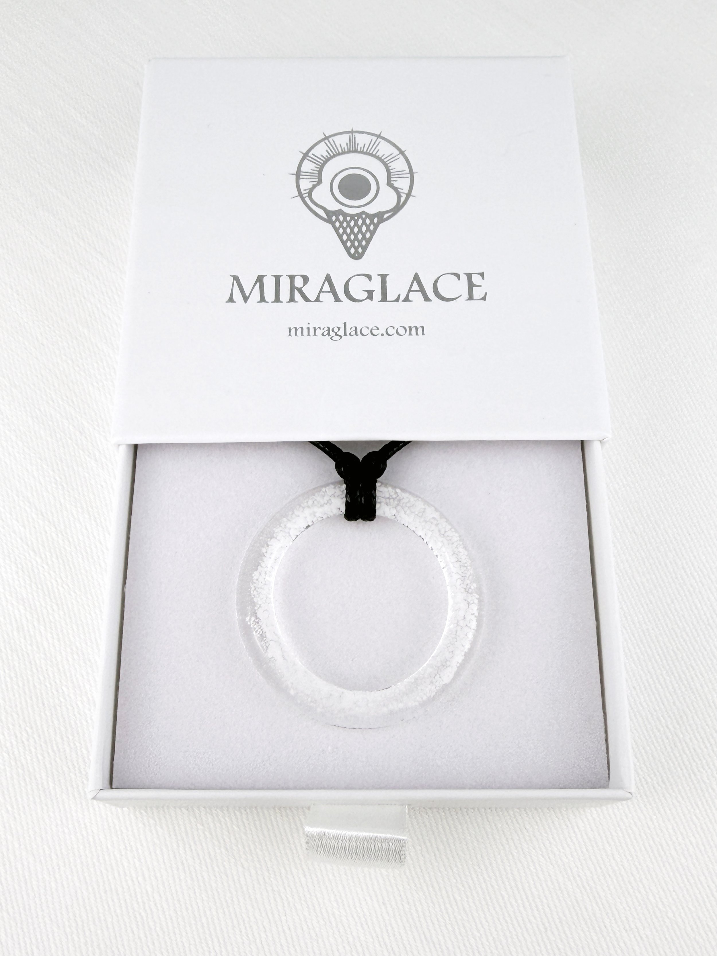 IMG_2840_WhiteGrandeAureole_ProductBox.jpg