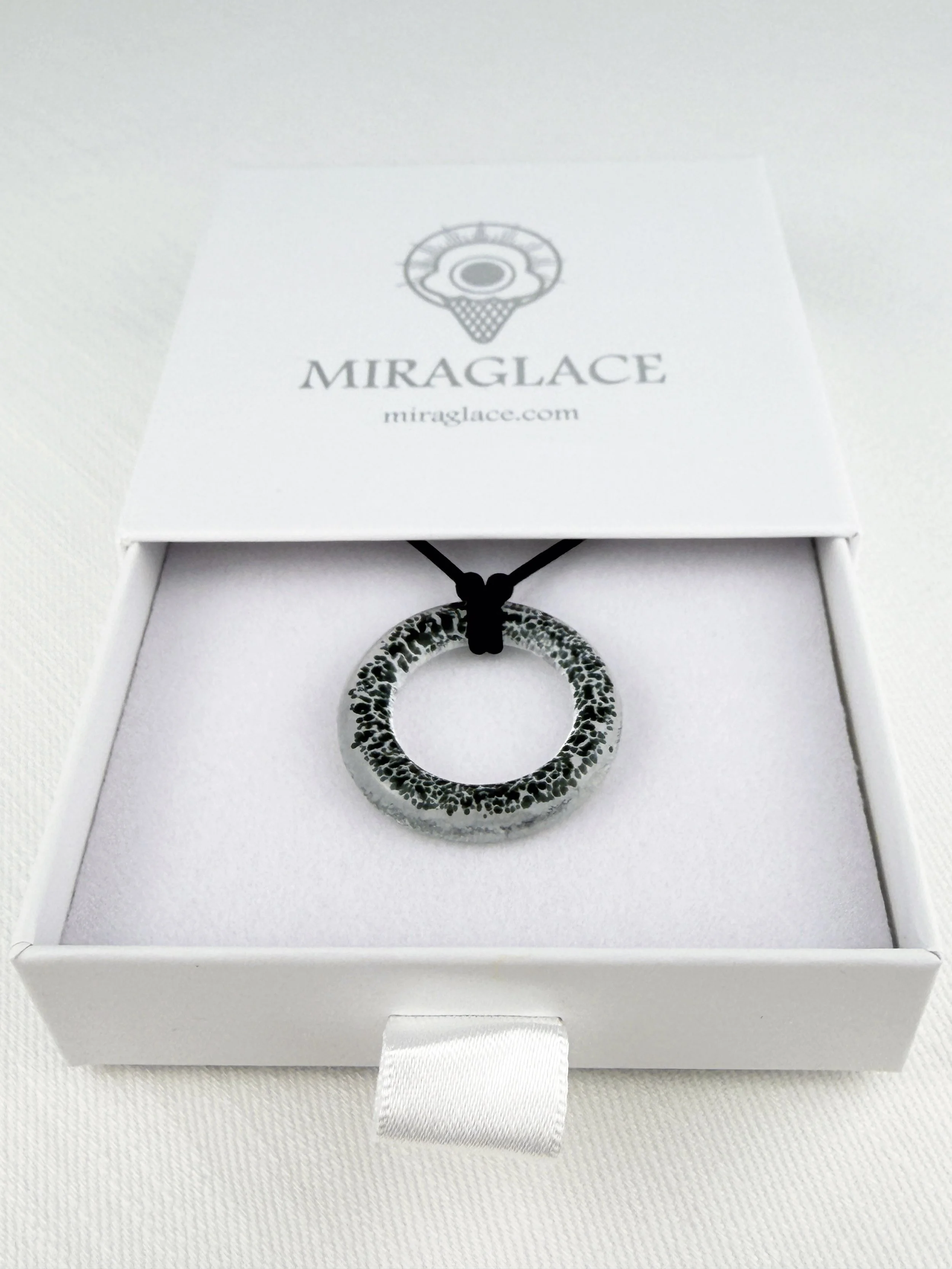 IMG_2143_AureoleMoyenneBlack_ProductBox.jpg